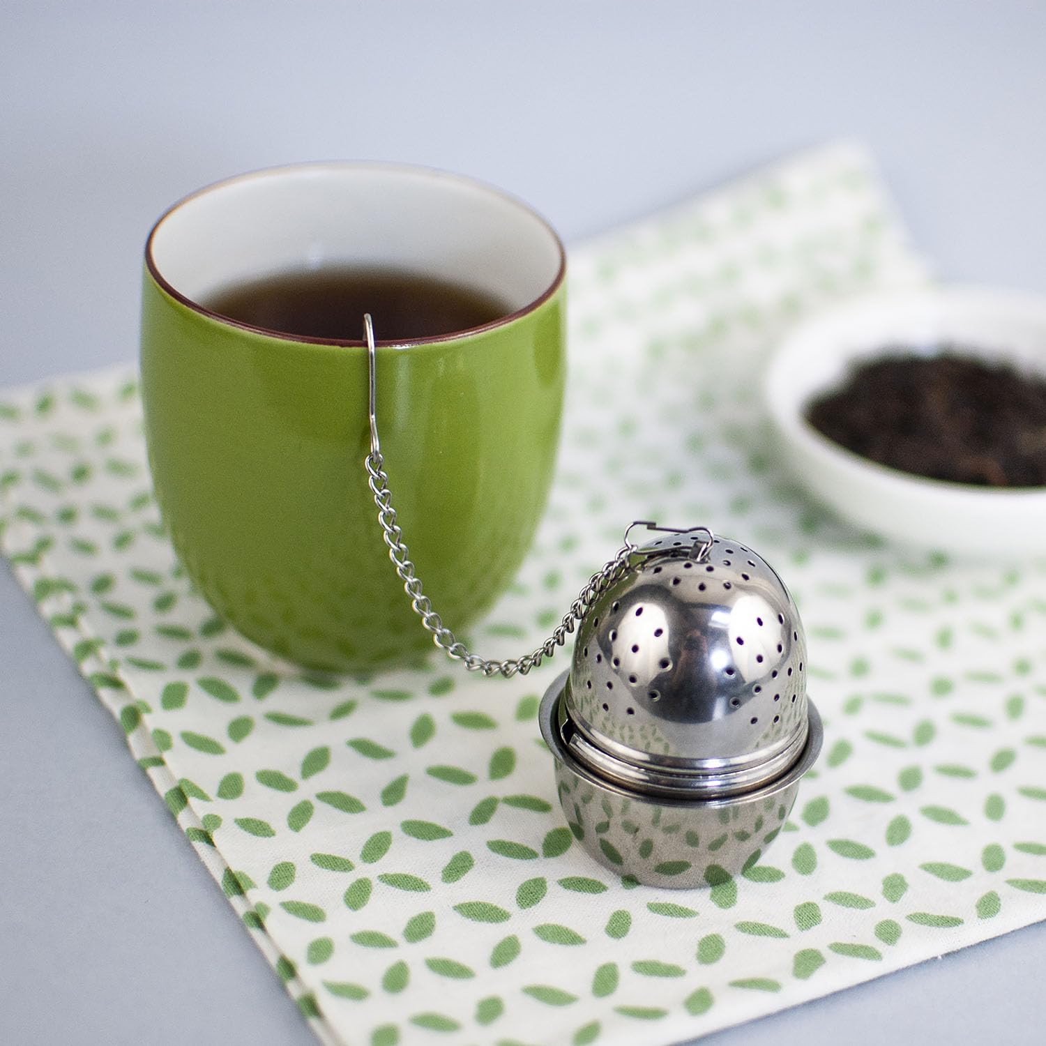 COOK CONCEPT - KA4564, Bola para Té con Soporte de Acero Inoxidable, Reutilizable, Diseñada para Té a Granel, Fácil de Limpiar, Dimensiones: 4.5 x 4.5 x 6 cm, Plateado