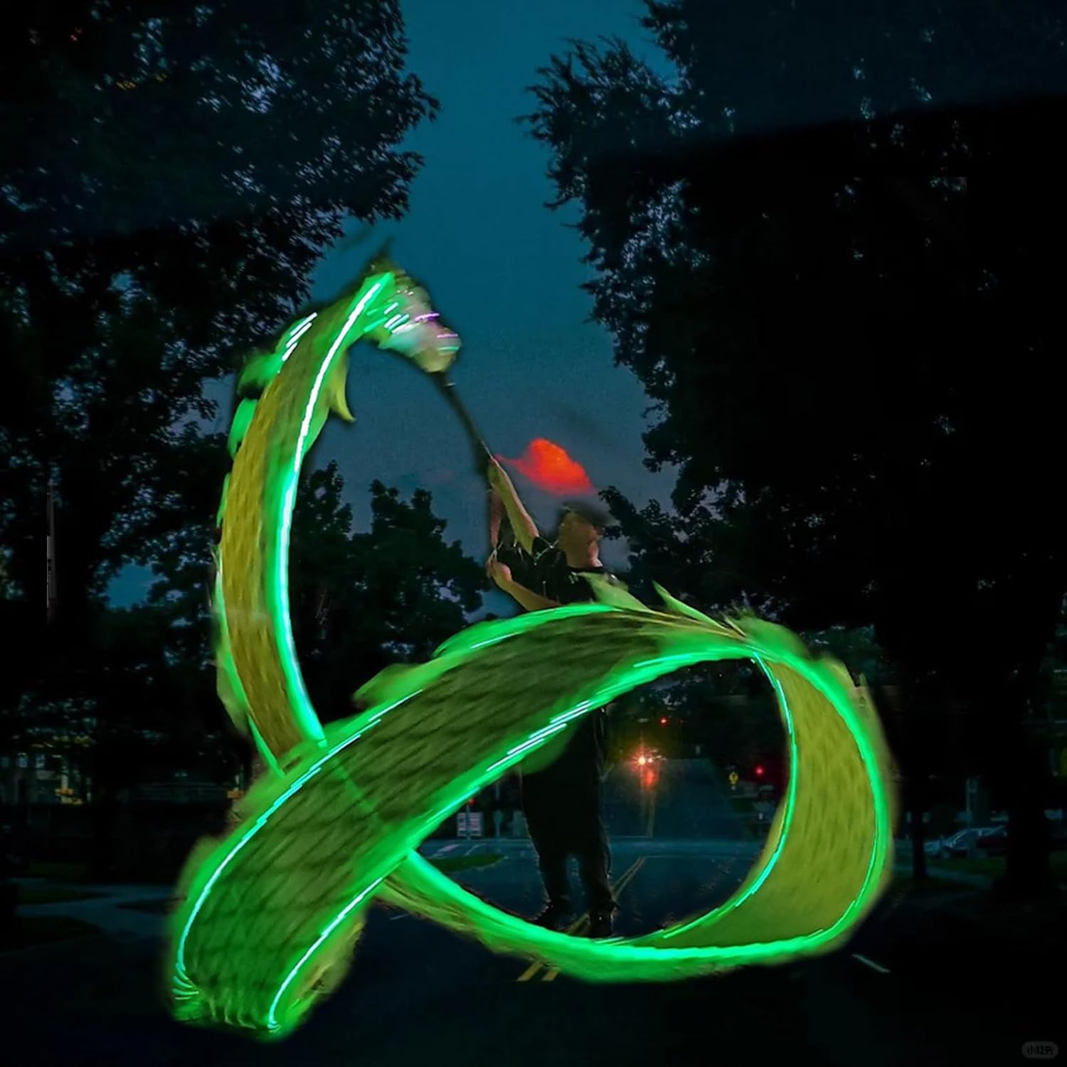 Dragon Poi LED pour vaincre la monotonie du fitness avec un ruban vert de 8m