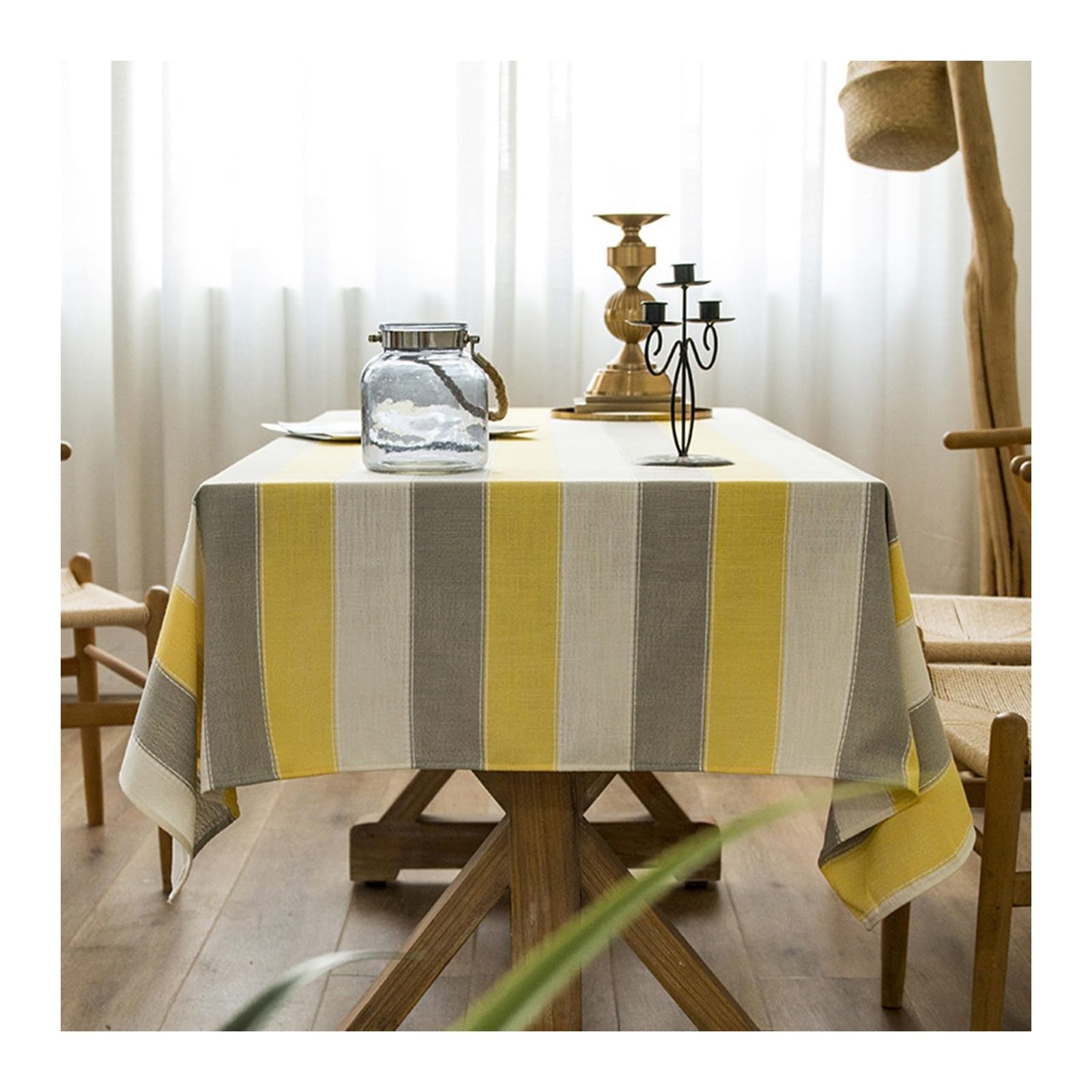 Nappe jaune à rayures polyester anti-tache pour protéger une grande table