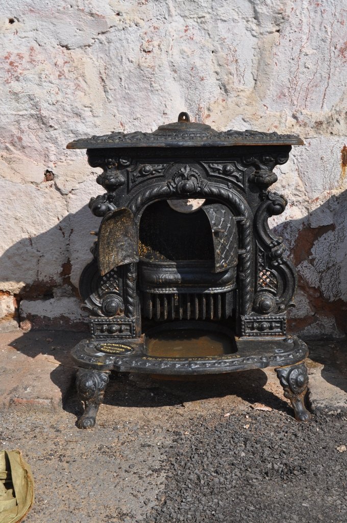 Buy Antique Cast Iron Wood Burning Stove Pot Belly Coal Heater Round Online  at Low Prices in India - Amazon.in