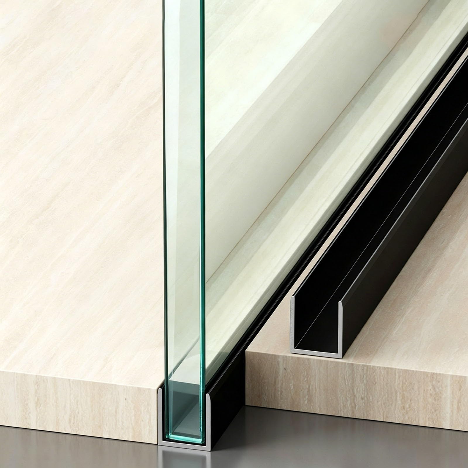 Rail de guidage en U pour stabiliser une paroi de douche en verre