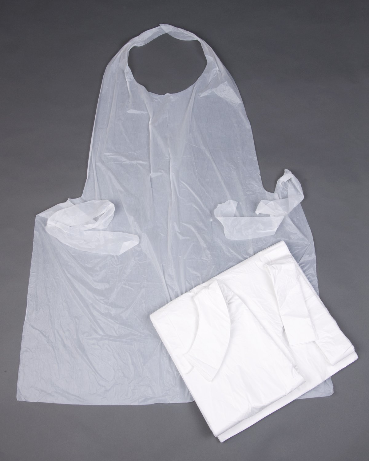 1000 White Disposable Polythene Aprons On A Roll, 26" x 40"