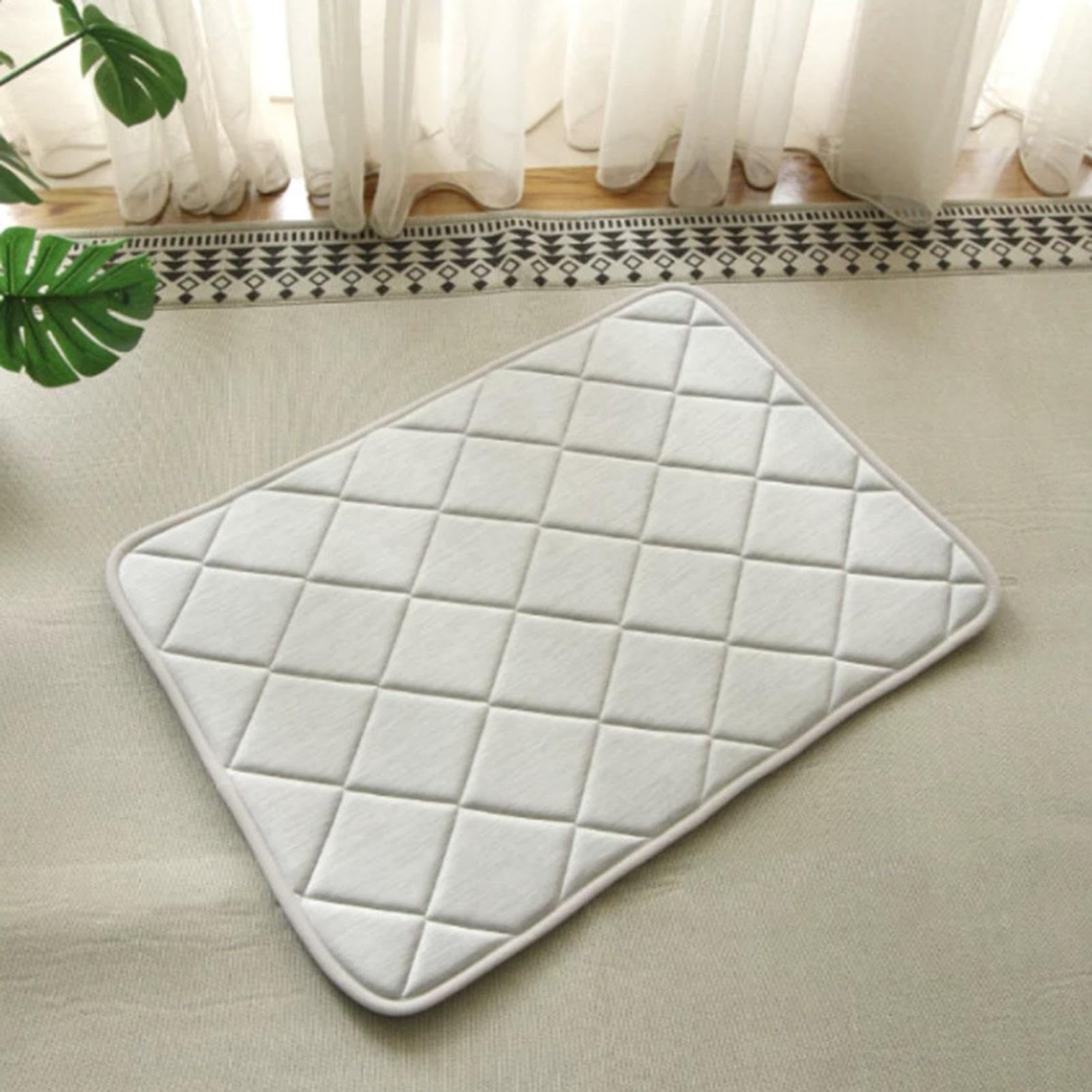 Cooling Pad Dog, Ice Silk Mat, 35 x 50 cm Washable Pet Bed with Breathable Fabric, Crate Insert with Non Slip Base, Indoor Outdoor Travel Accessory Cooling Comfort, Summer Supplies for Puppies
