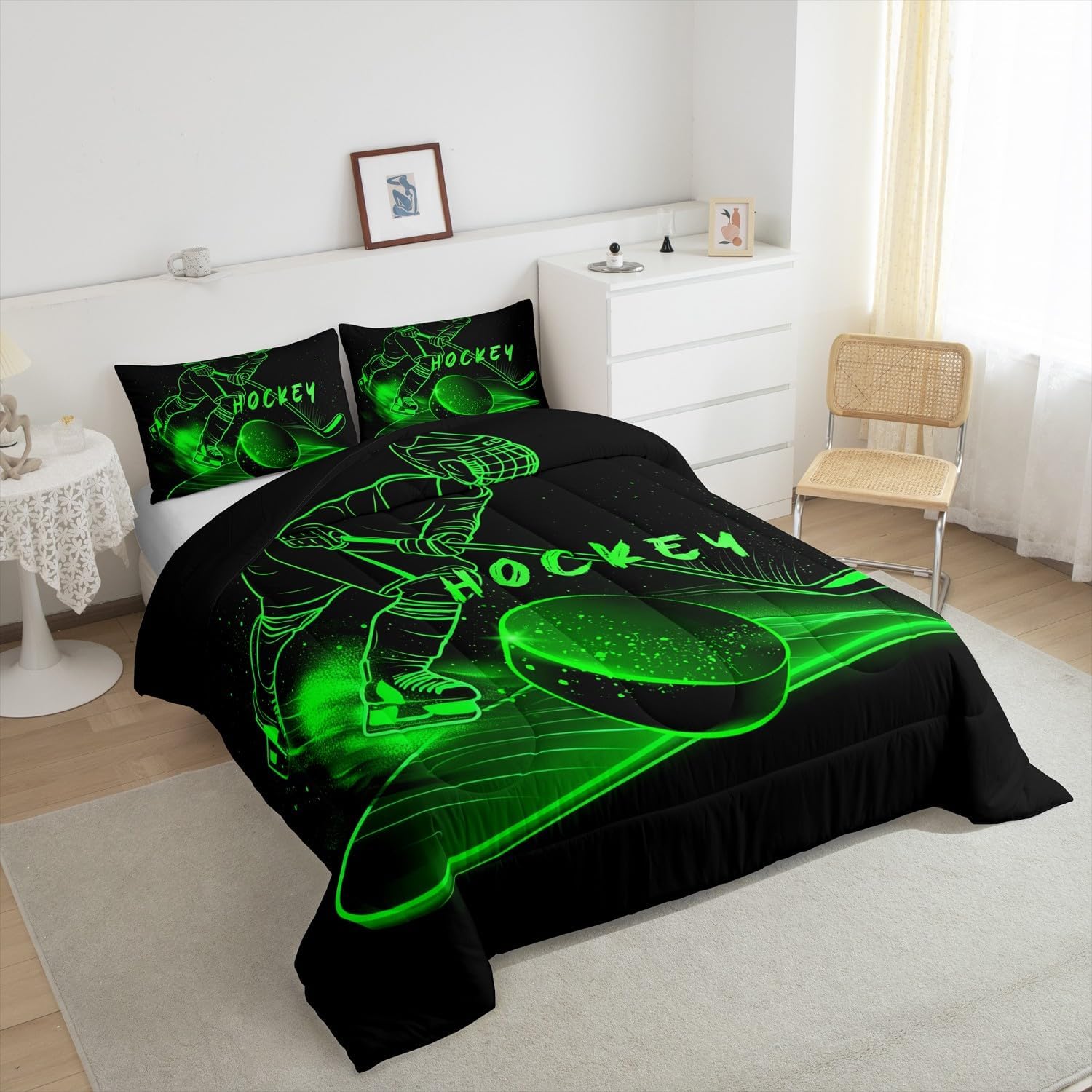 Erosebridal Boys Hockey Athlete Bedding Queen, Ice Hockey Sports Comforter Set for Boys Kids Teens Adults Room, Sports Game Bedding Comforter Sets Player Gradient Green Quilt with 2 Pillowcases