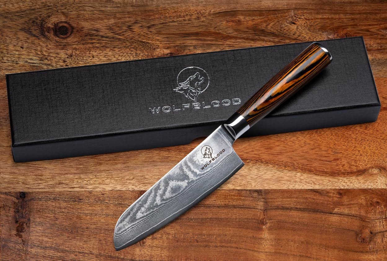 Wolfblood Damastmesser Santoku Messer L(24cm/13cm Klinge) TÜV geprüfter 62 HRC Damaststahl aus 67 Lagen I Damast-Küchenmesser Santokumesser mit Holzgriff Geschenkbox und Klingenschutz