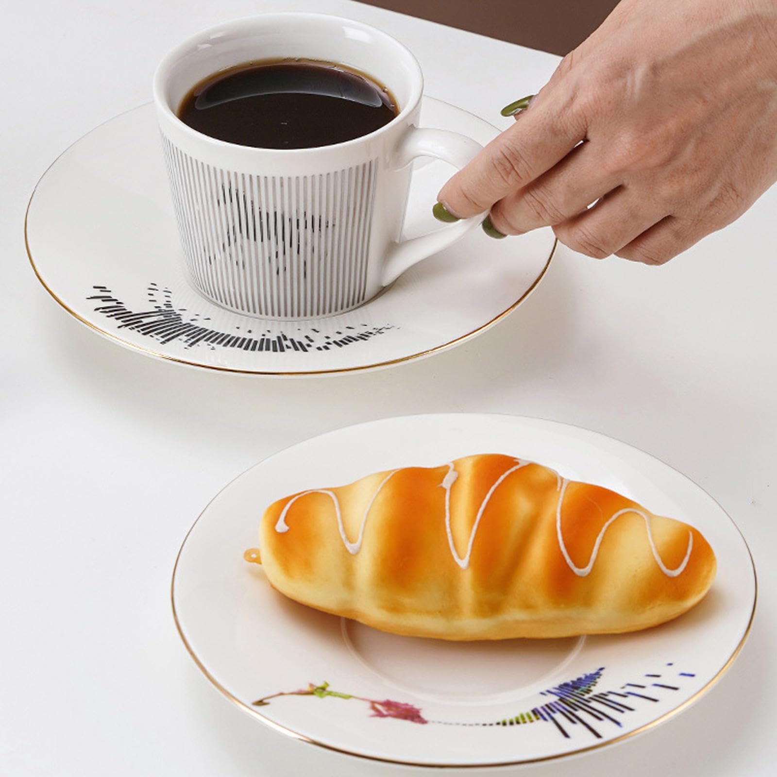 Ceramiczny kubek do kawy z dynamicznym refleksją o pojemności 250 ml, filiżanki do herbaty i spodki, prosty refleksyjny kubek do kawy i spodek, kreatywna sztuka dynamiczna fantom refleksja