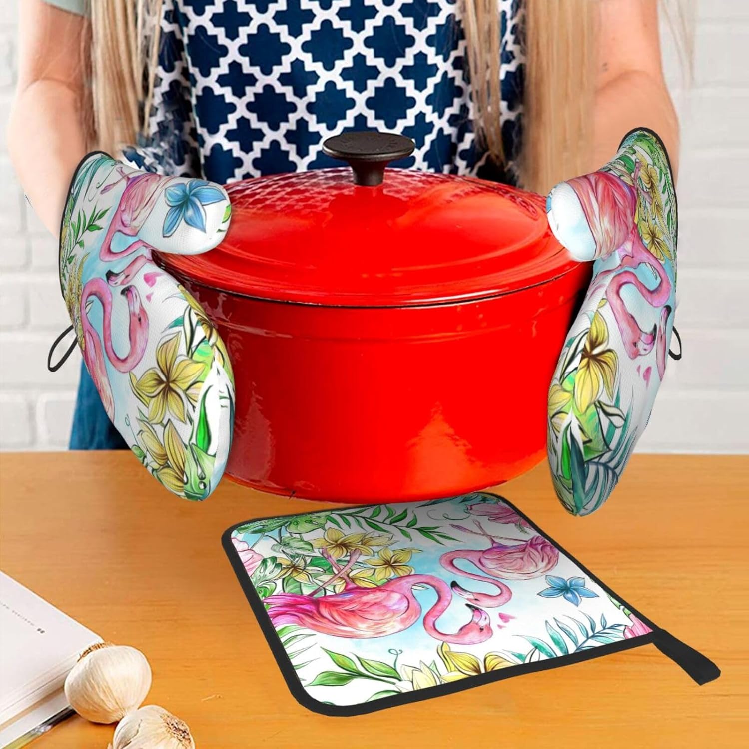 Flamingo Flowers Print Heat Resistant Microwave Gloves, Used for Baking, Cooking, and Fashion Kitchen Essentials