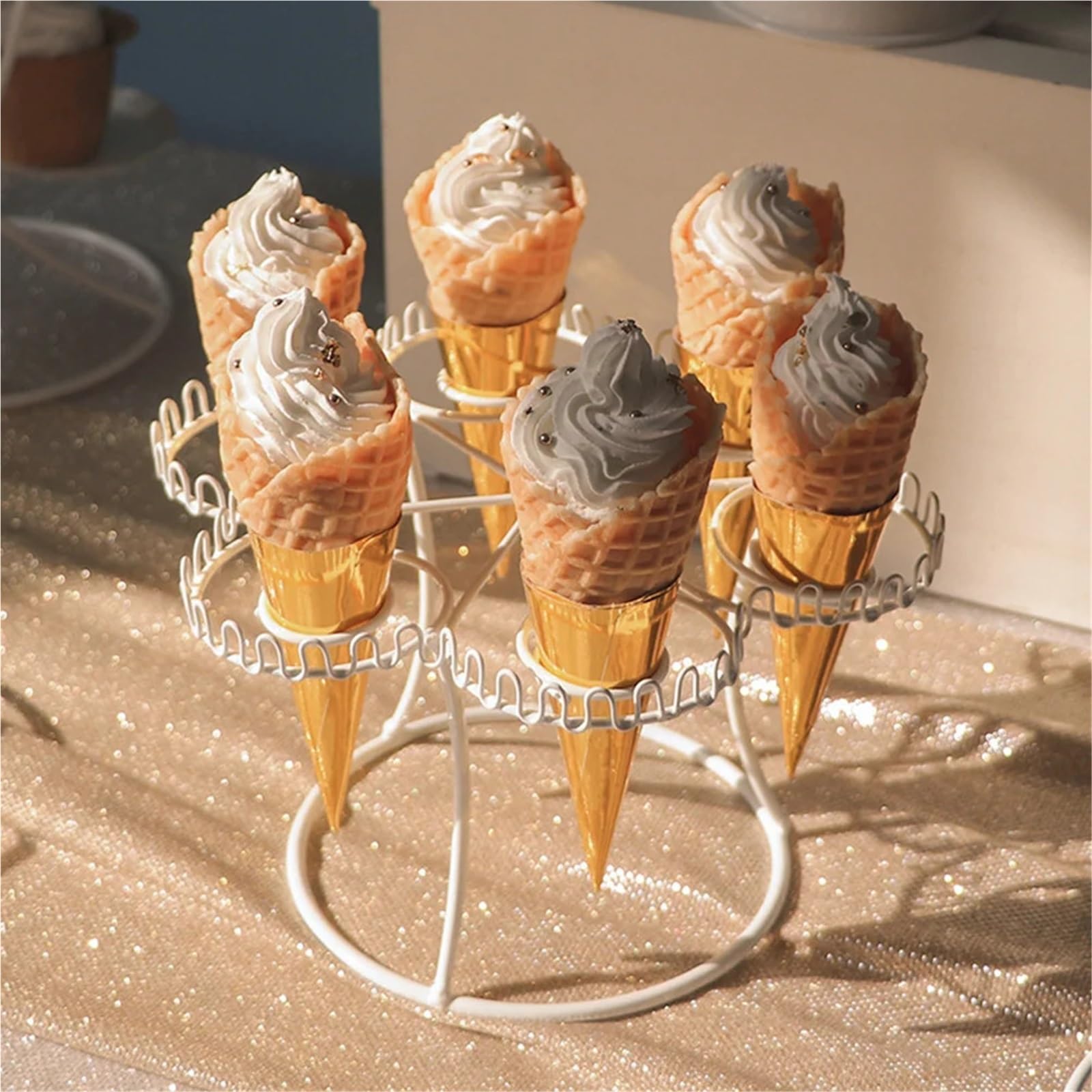 Support pour CôNes De Glace Table à Desserts Support de Maintien de crème glacée en métal présentoir à cône Support de cône de crème glacée(Golden)