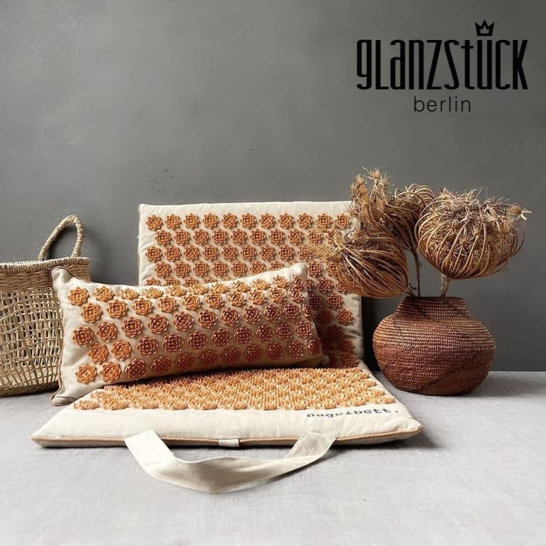 Glanzstück Berlin® Health Collection: Set di tappetini per agopressione XL originale in lino, aiuto in caso di tensioni, mal di schiena, tappetino massaggiante con cuscino (funzione termica) e