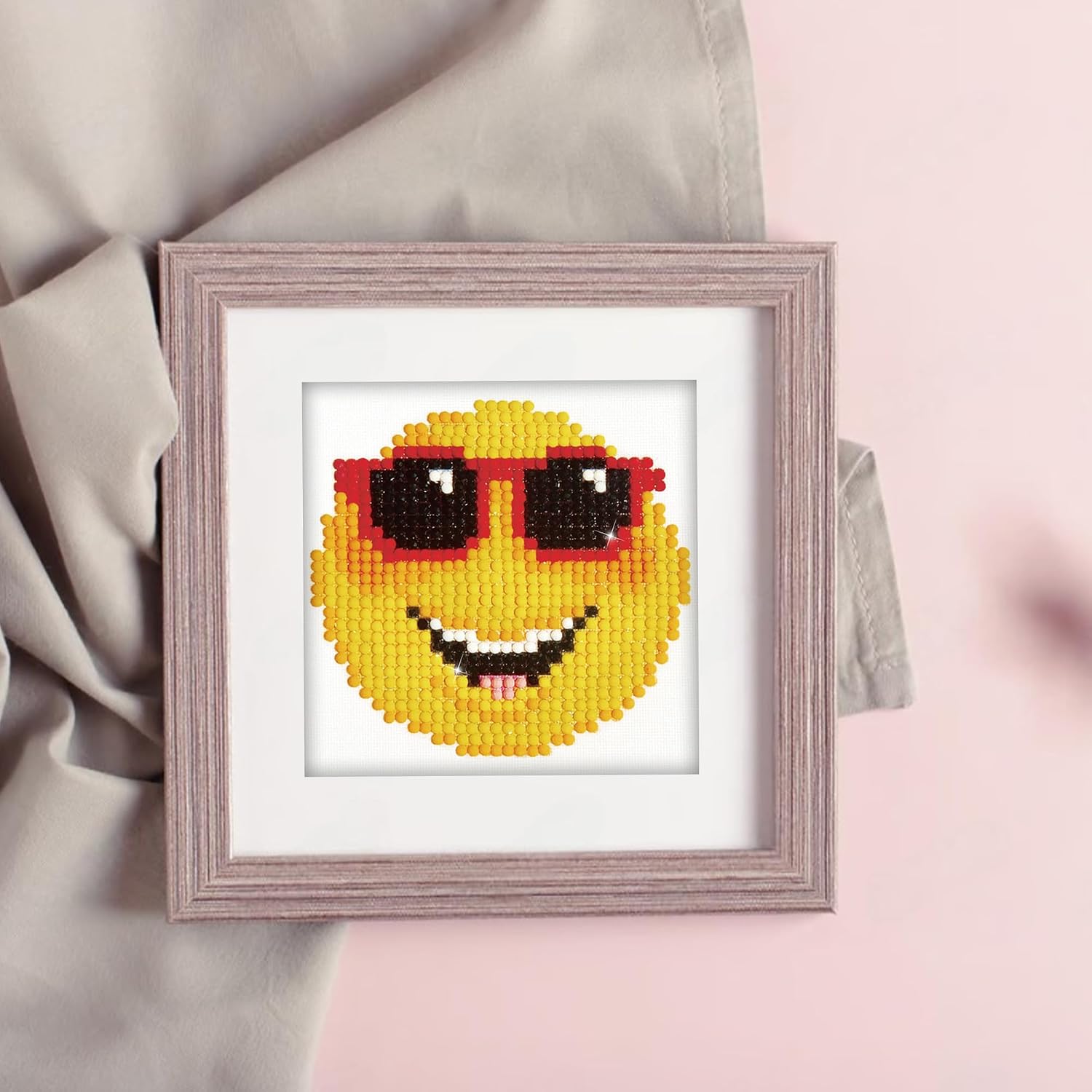 DIAMOND DOTZ Smiling Face Emoji Diamond Painting Kits for Adults - Diamond Art Kits a Relaxing Creative Craft Kit with Dotz Gems 4.2"x4.2"