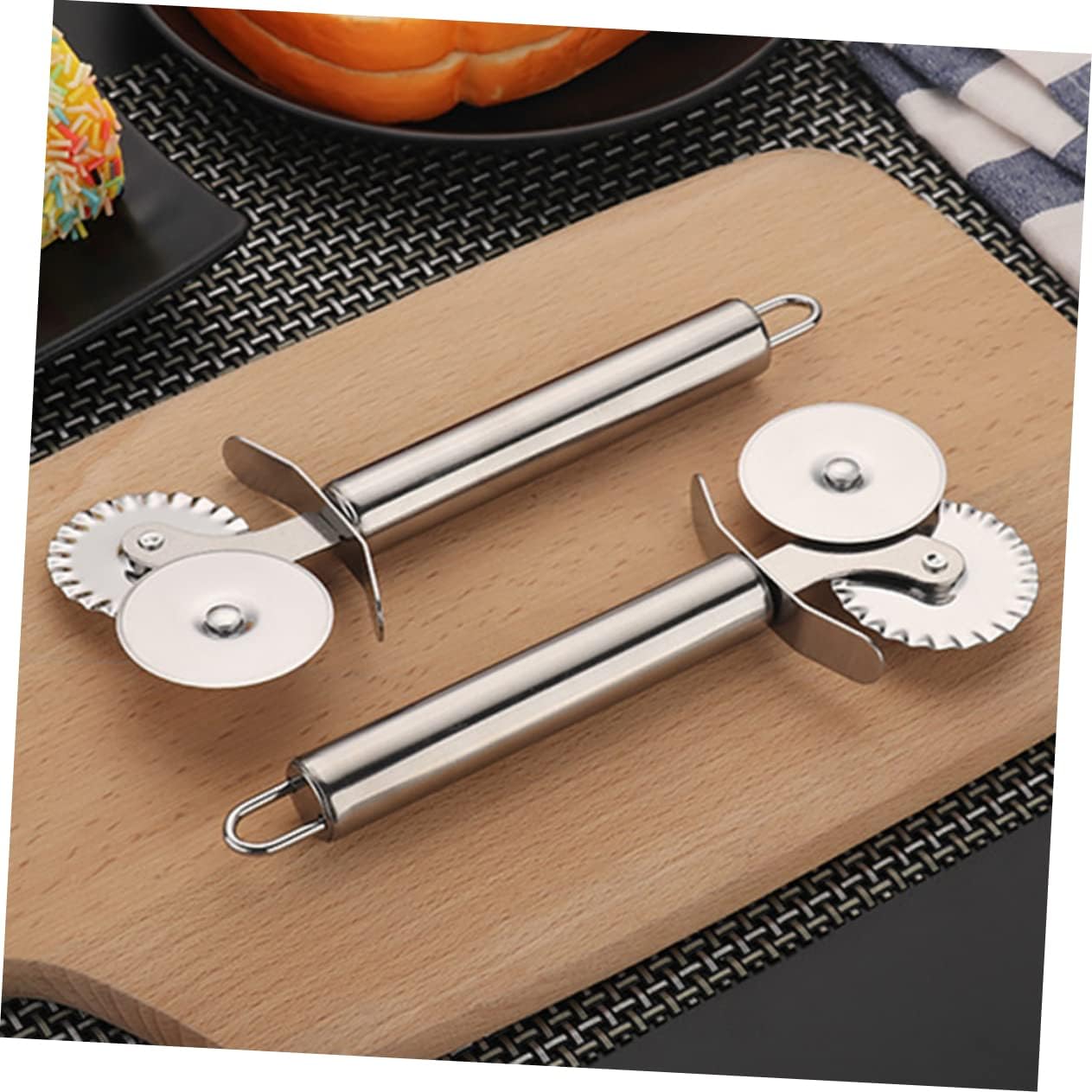 BESTOYARD Stainless Steel Pizza Cutter Pastry Slicer Wheel Pizza Cutter Lace Dough Lace Hob Stainless Steel Roller Double-headed Pizza Cutter, 18.50X7.50X1.20CM