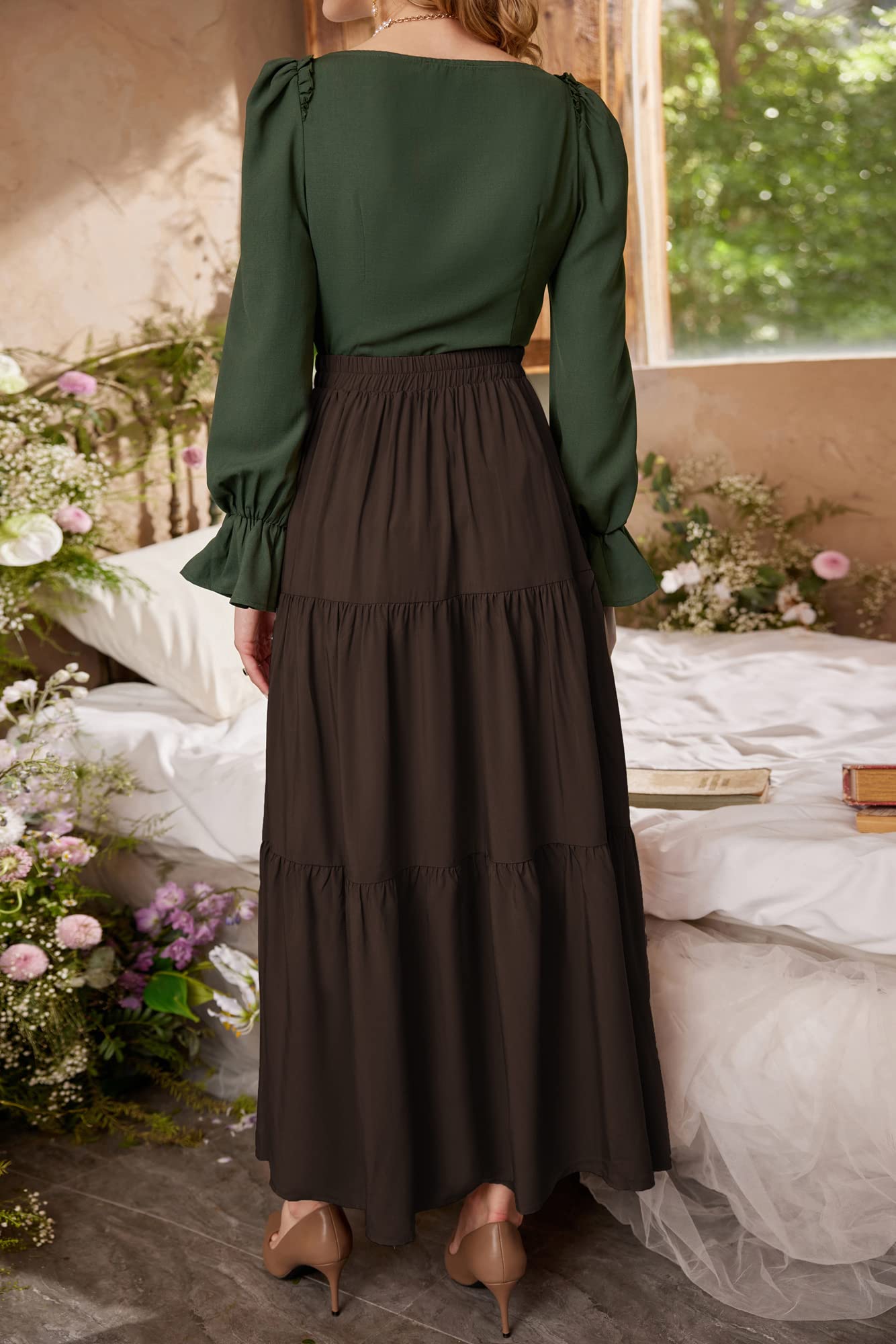 Scarlet Darkness womens Classic: Medium Coffee