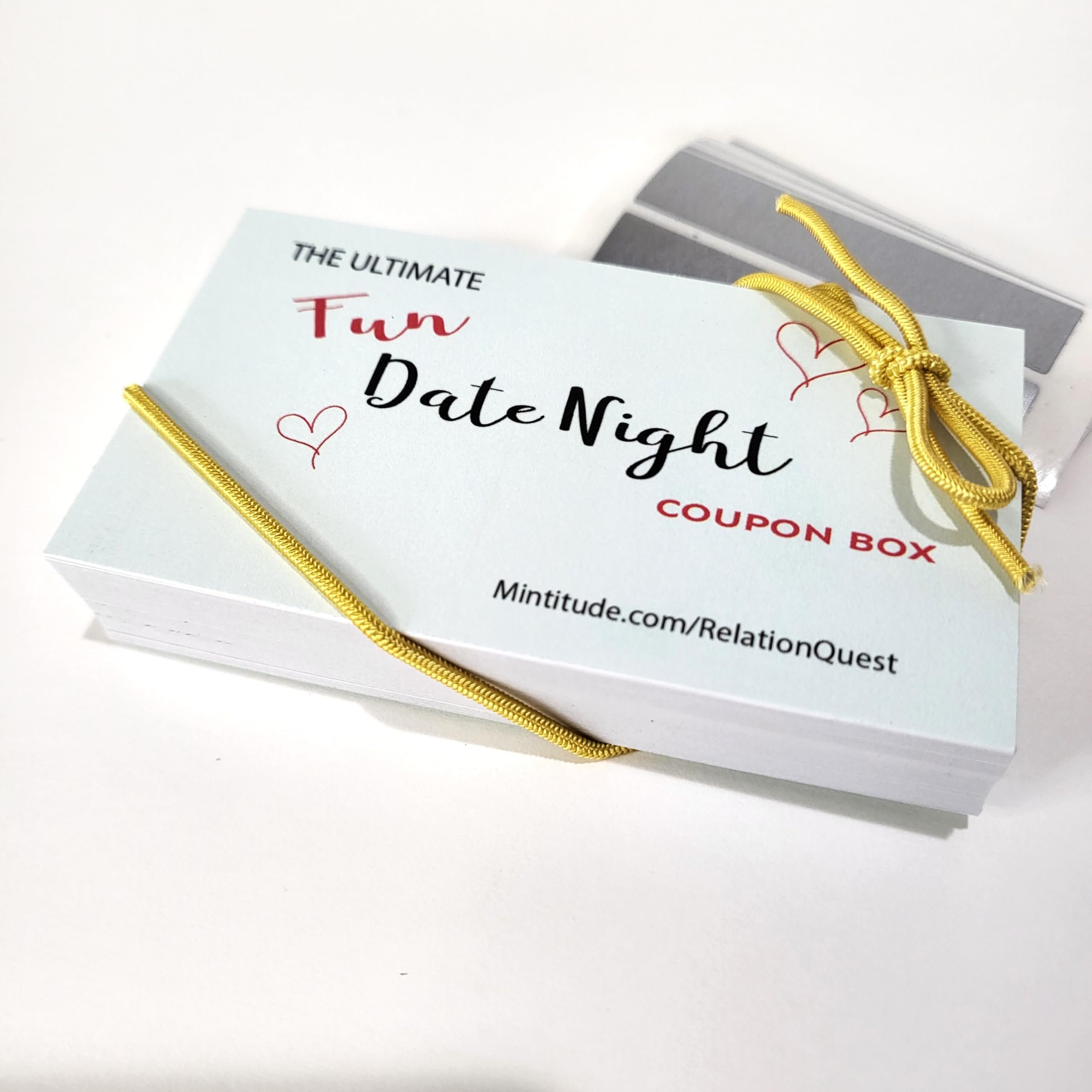 Mintitude Date Night Gutscheinbuch, Rubbelbuch, romantisches Paargeschenk, lustiges & spannendes Kartenspiel mit abenteuerlichen Date-Ideen für Paare (Datum Nacht)