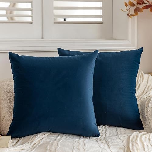 Miniatura 8 de FEVERQIYI Juego de 2 fundas de almohada de terciopelo de 20 x 20 pulgadas, fundas de almohada cuadradas decorativas de color verde militar, fundas