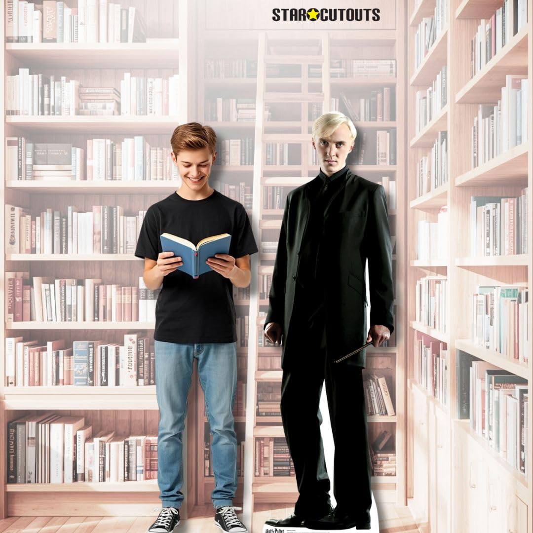 Star Cutouts Cartonato a grandezza naturale di Draco Malfoy (Tom Felton) dal libro ufficiale di Harry Potter, sagoma alta 178 cm