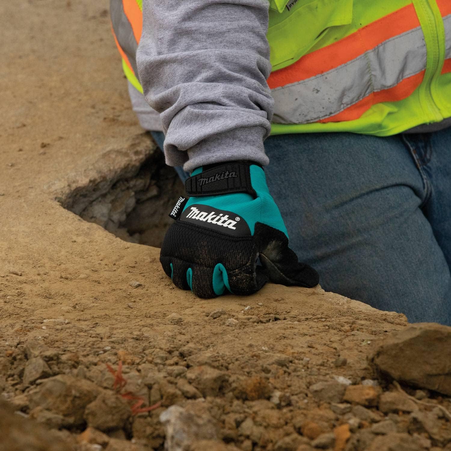 Makita T-04226 100% Genuine Leather-Palm Performance Gloves (Large)