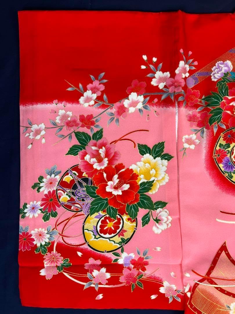 七五三に逸品 正絹綸子黒色に枝垂れ菊と貝桶文 七歳着物フルセット