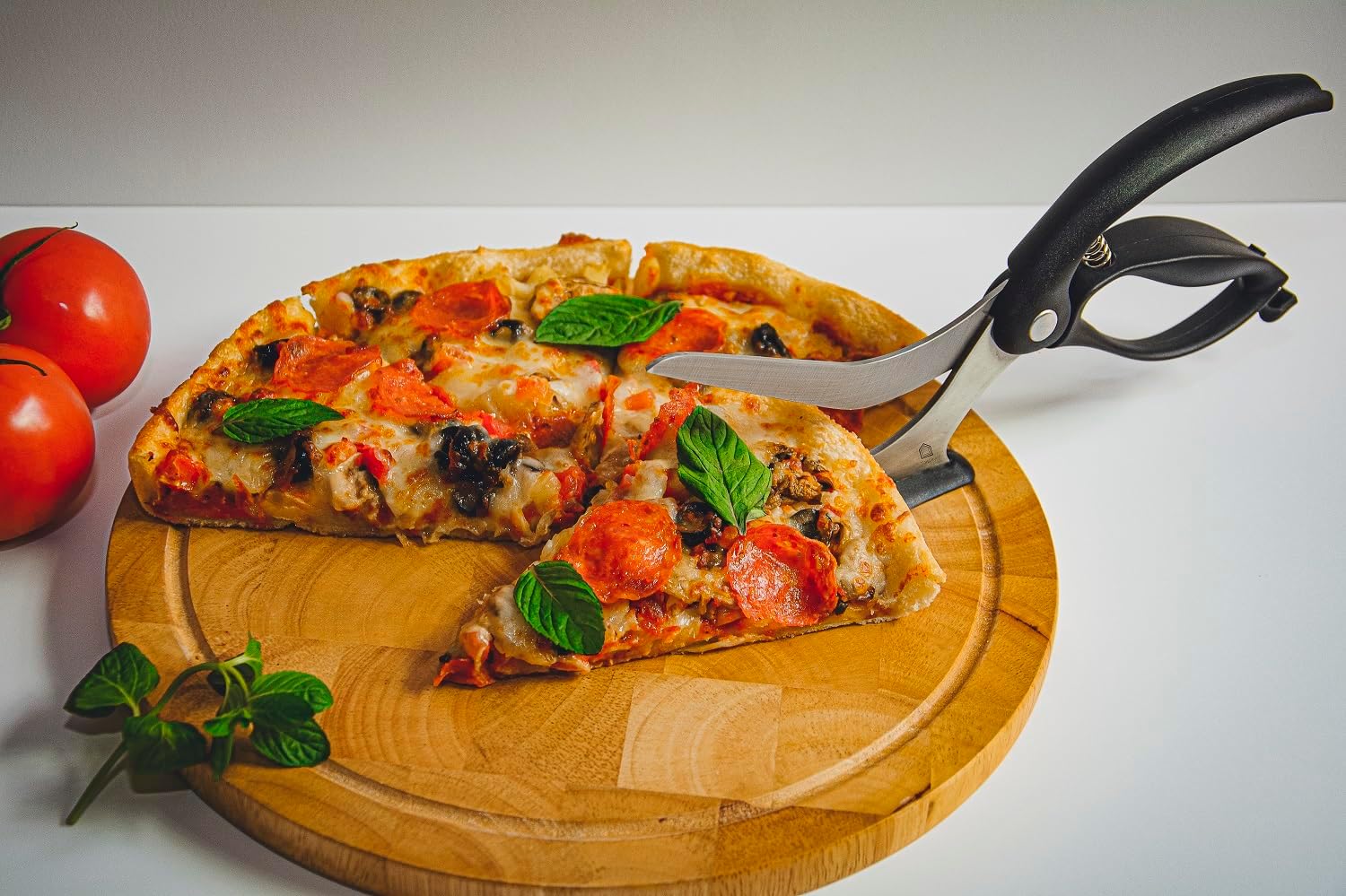 Premium Pizza Scissors Cutter with Non-Stick Stainless Steel Blades – Mess-Free Pizza Cutter & Server with Ergonomic Grip
