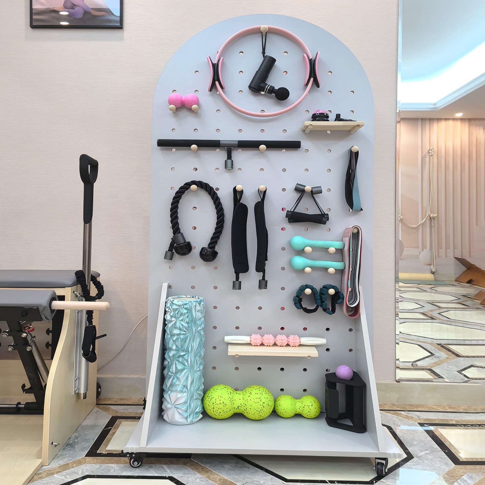 Soporte para Esterilla de Yoga de Madera Natural con Ruedas, Soporte para Esterilla de Yoga para Mancuernas, Rodillos de Espuma, Pesas Rusas, Correa de Yoga, decoración de Gimnasio en casa/a