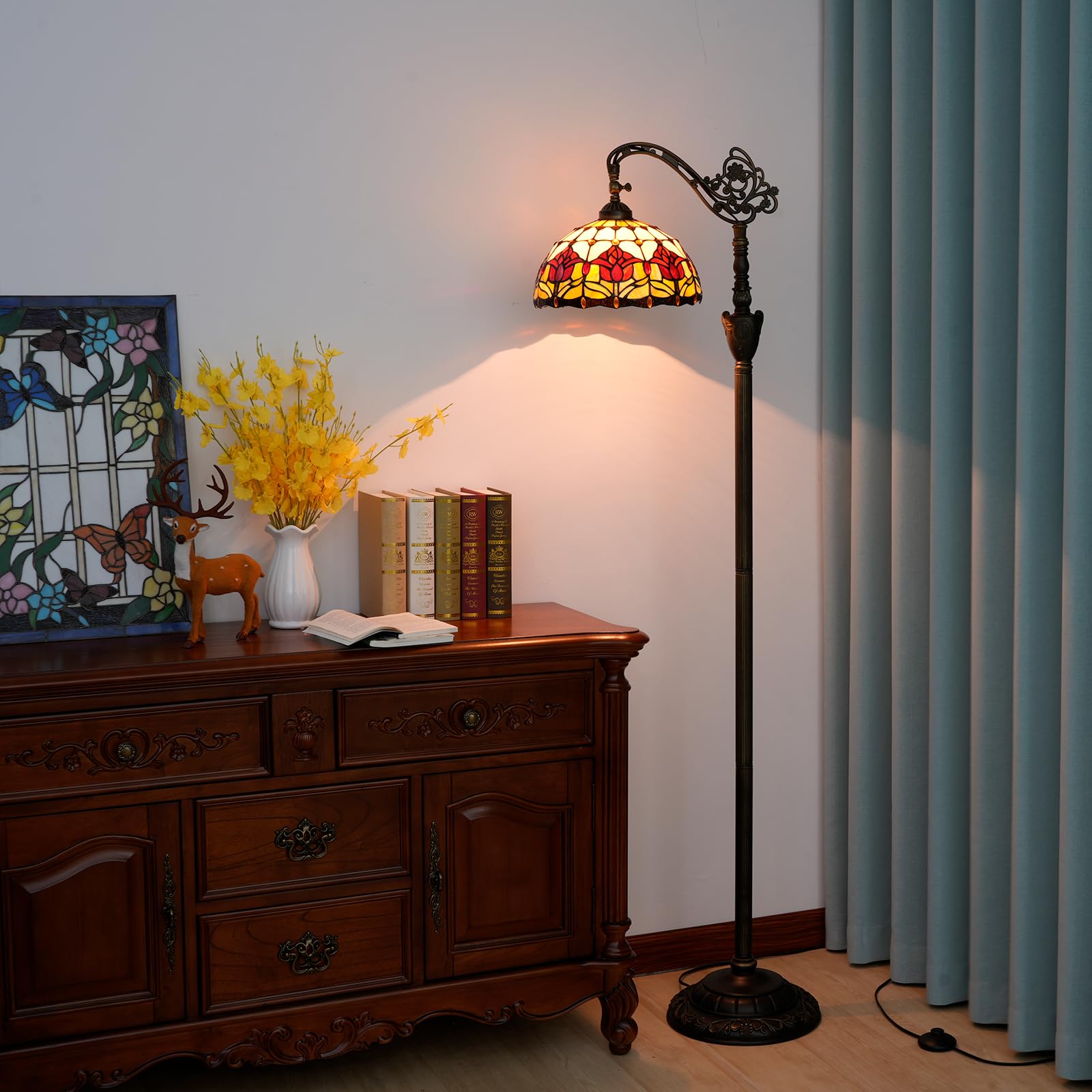 Lampa podłogowa Tiffany Vintage Stojąca lampa w stylu czerwonych tulipanów Witrażowa lampa podłogowa Rustykalna lampa podłogowa z regulowanym kątem nachylenia do dekoracji wnętrz Salon Sypialnia