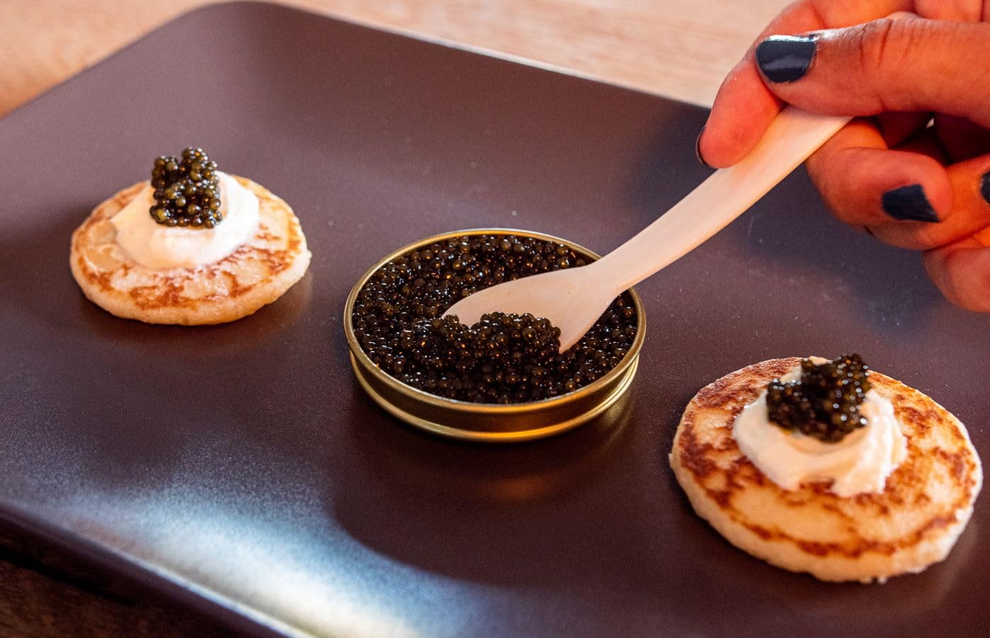 Black Almas Caviar Baeri Esturgeon Sibérien 250g | Caviar d’Exception Notes Noisette et Beurre | Expédié sous chaîne du froid | Gastronomie Luxe Apéritifs et Réceptions