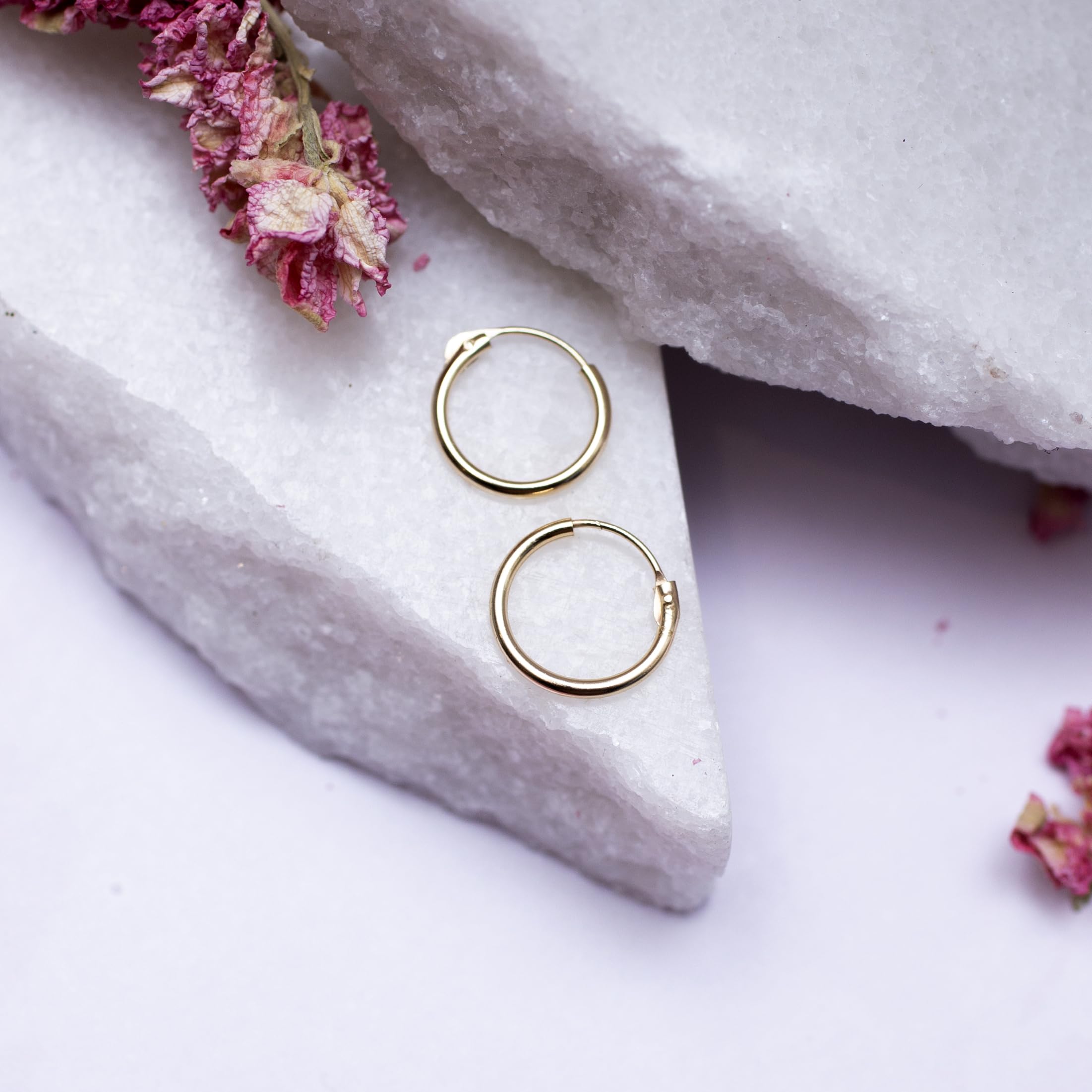 Carissima Pendientes de aro para niña en oro amarillo de 9 quilates de diámetro 10.5mm y ancho de aro 1.2mm