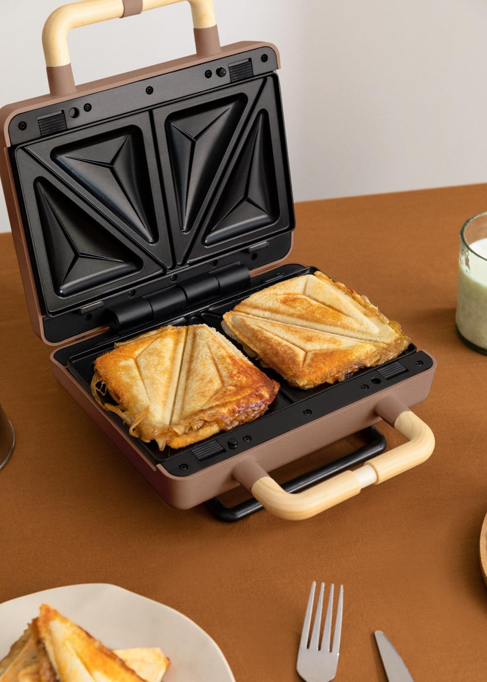 CREATE/STONE STUDIO/Tostiera per panini, grill e waffle moka / 3 piastre intercambiabili: Grill, waffle e panini, antiaderente, apertura 100º, spegnimento automatico, retro, 800W