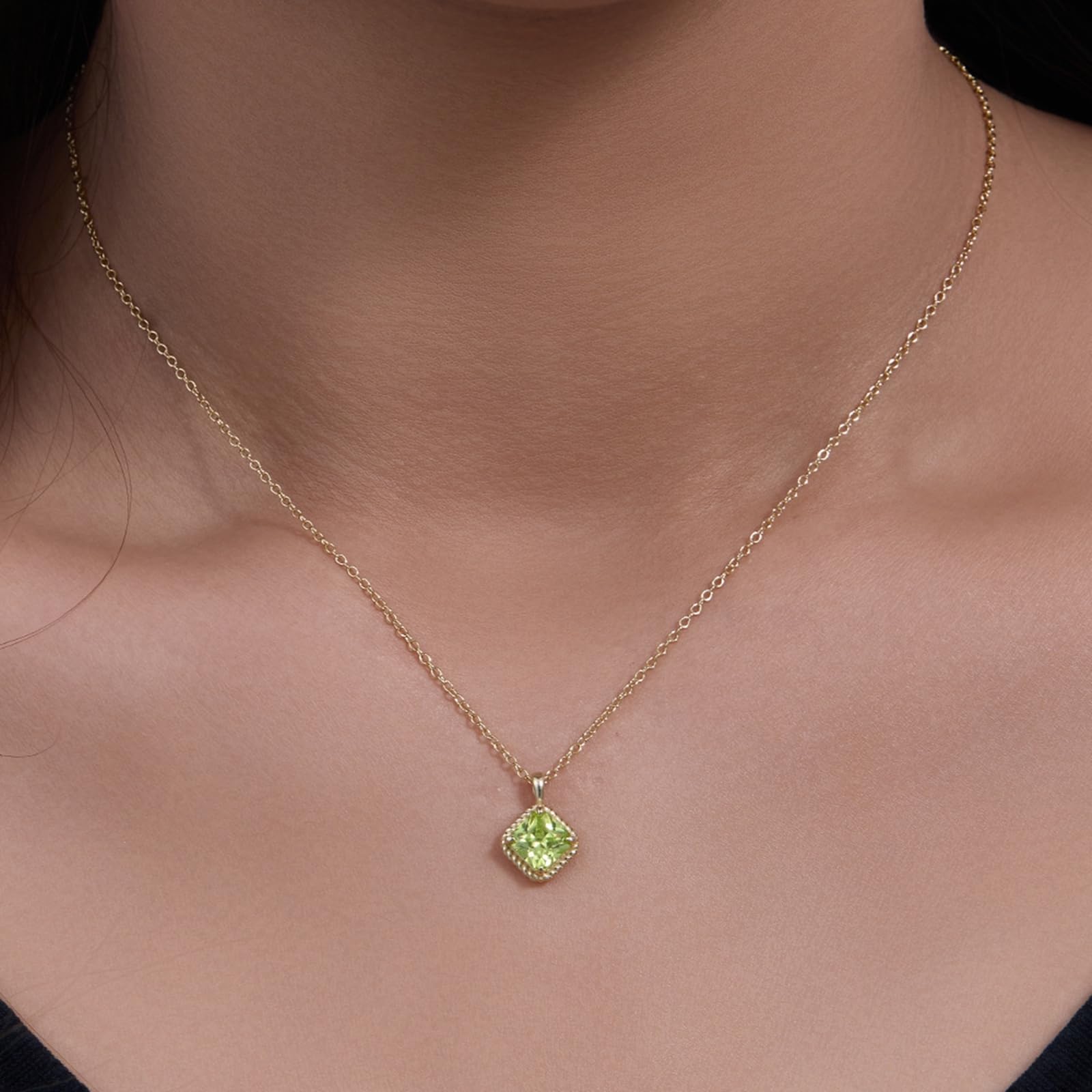 Złoty naszyjnik damski z prawdziwego złota 18k/14k/9k z zawieszką kwadratową z perydotem, prawdziwa biżuteria, łańcuszek regulowany 40 + 5 cm
