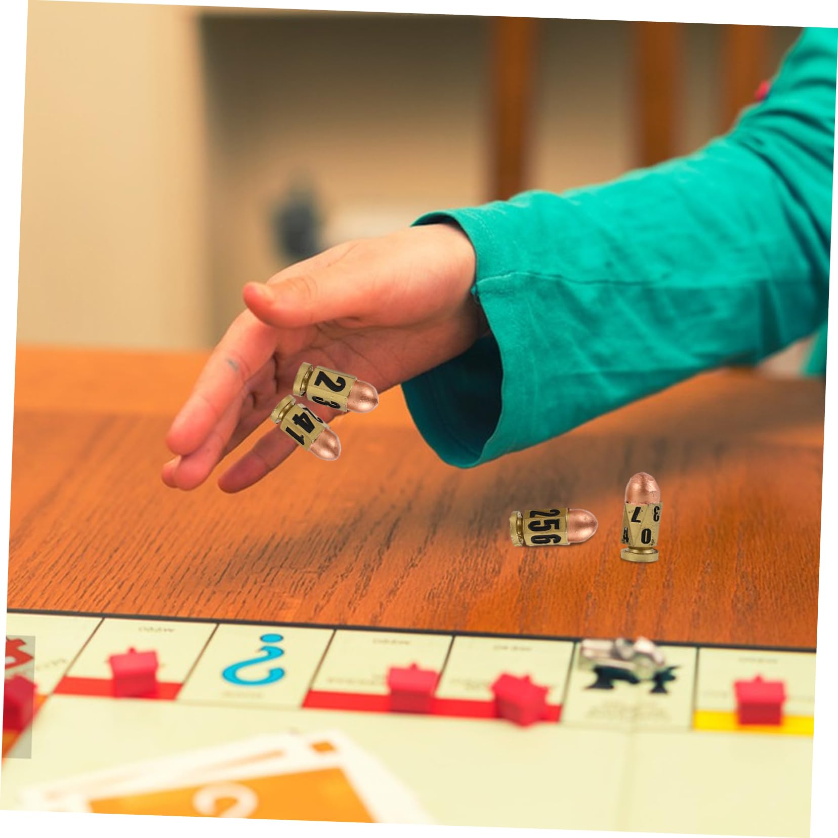 KOMBIUDA Set Facile da Trasportare in Resina Numeri Grandi di Dadi da Gioco con Base per Giochi da Tavolo e Ktv
