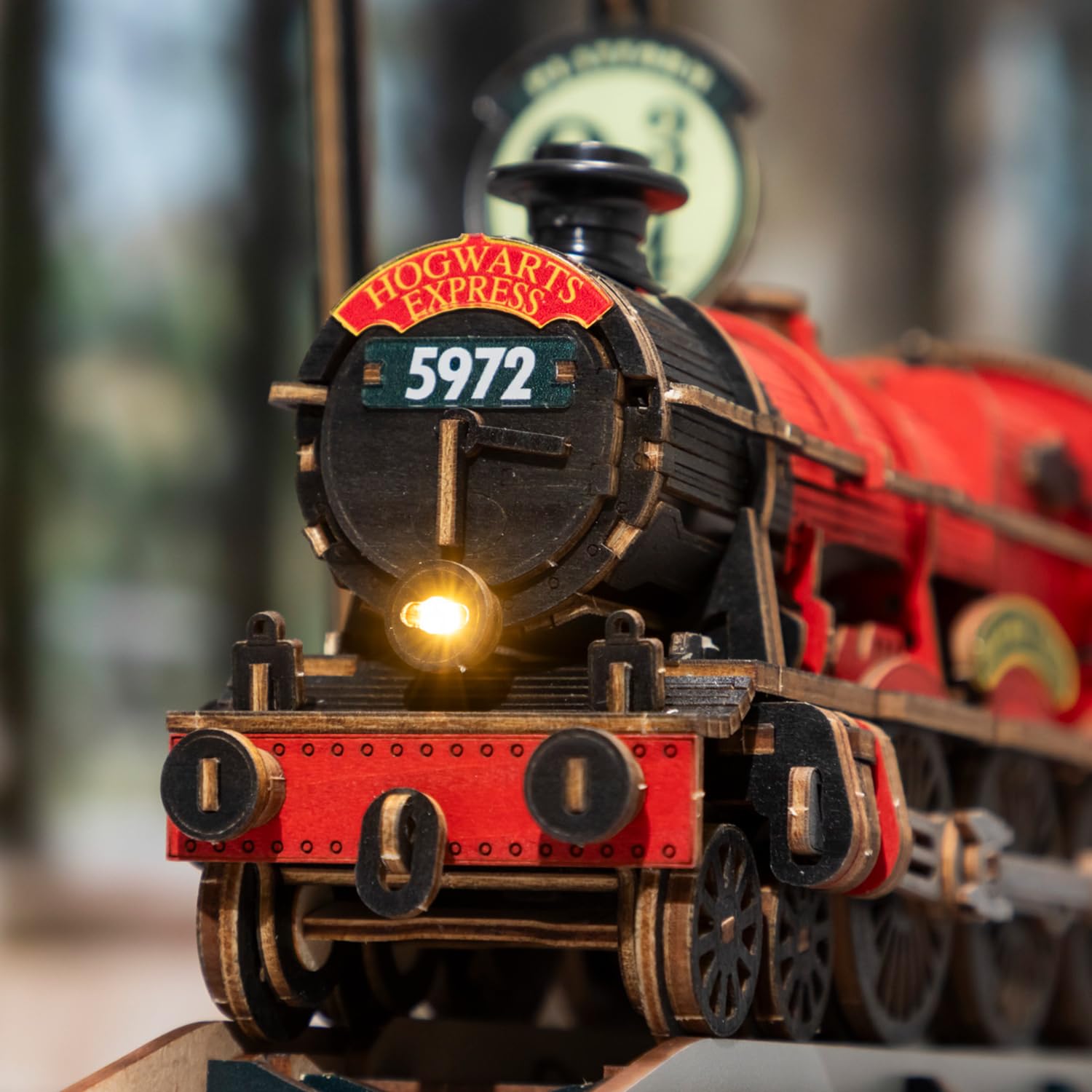 PUREMIND Harry Potter Hogwarts Express, puzzle 3D, oficjalna licencja | Ruchoma lokomotywa, peron 9¾, światło, para i dźwięk, mechaniczna konstrukcja, ekspozycja na półce lub w witrynie