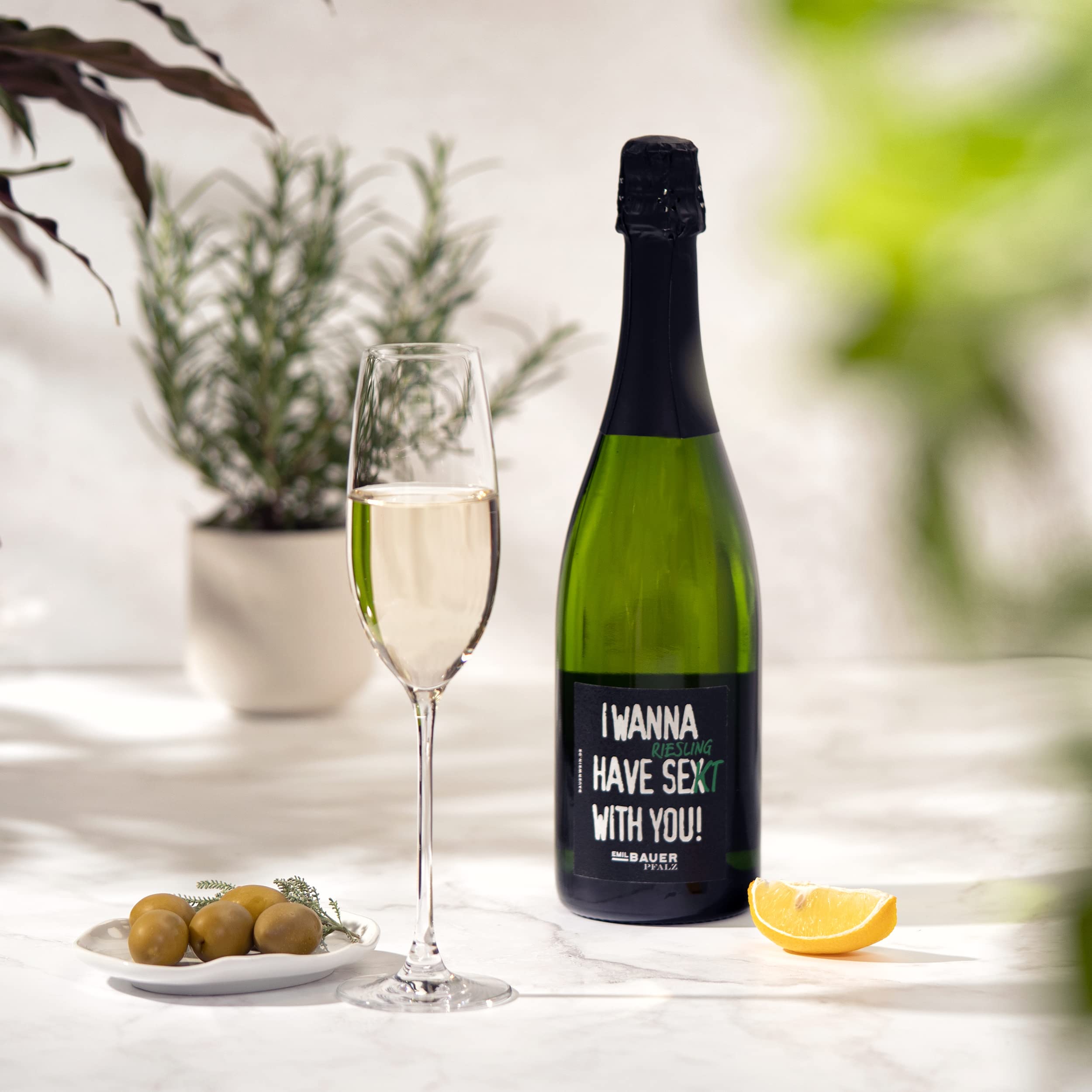 Emil Bauer Riesling Sekt "I wanna have Riesling Se(x) kt with you!" Trockener Sekt aus der Pfalz (1 x 0.75l) (Packung mit 6)