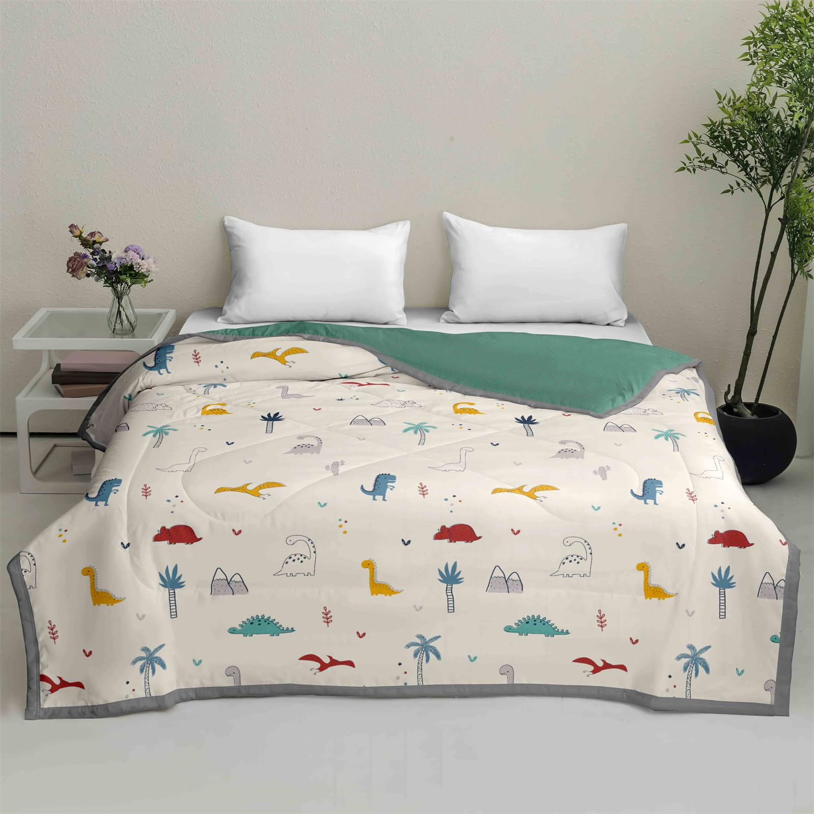 Odot Coverless Duvet 4.5 Tog for Single Double King Size, Summer Duvet No Cover Cosy and Lightweight Quilt Breathable Bedspreads Quilted Throw for Beds (Cute dinosaur,220 * 260cm)