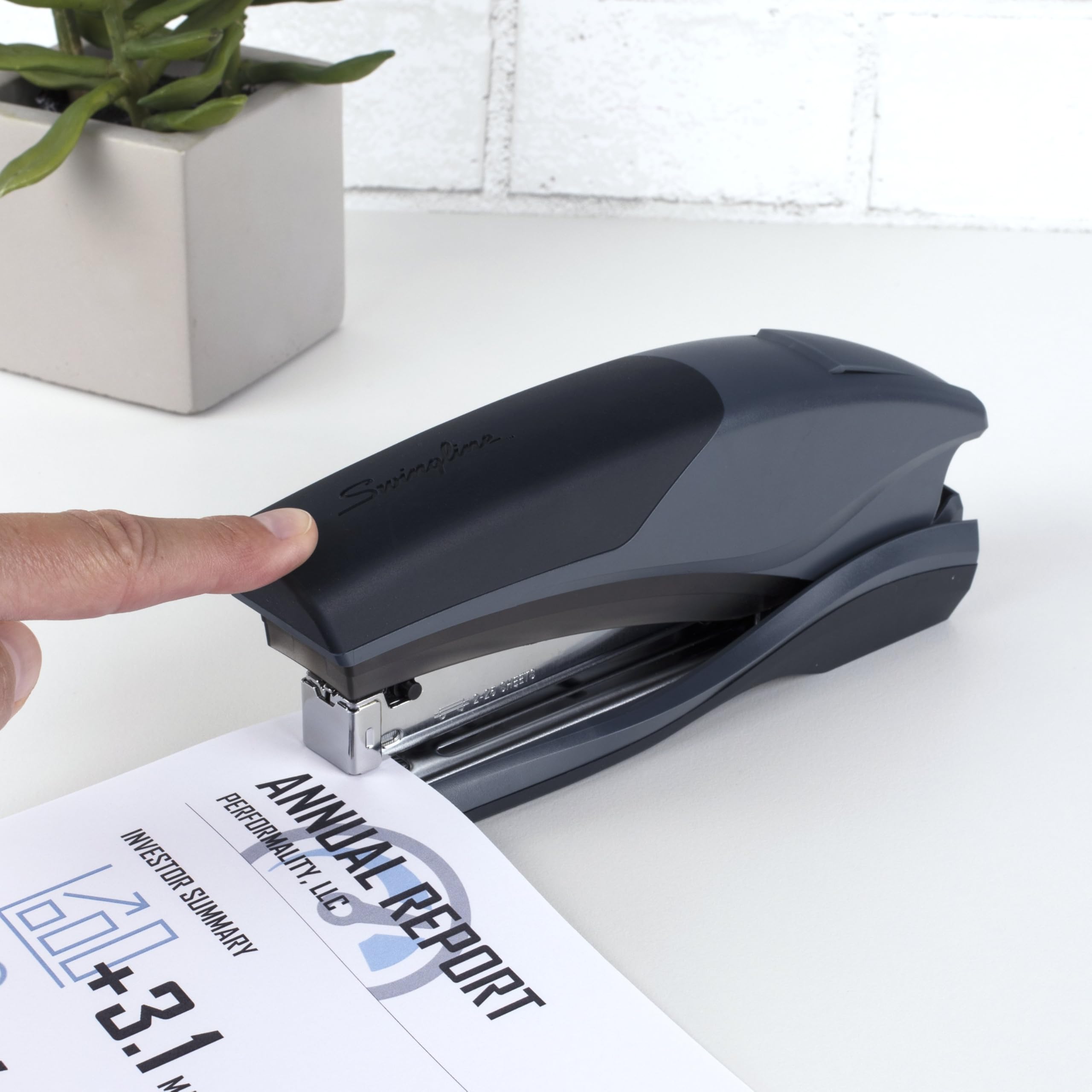 Swingline Eztouch Reduced Effort Heftgerät, 20 Blatt, Schwarz