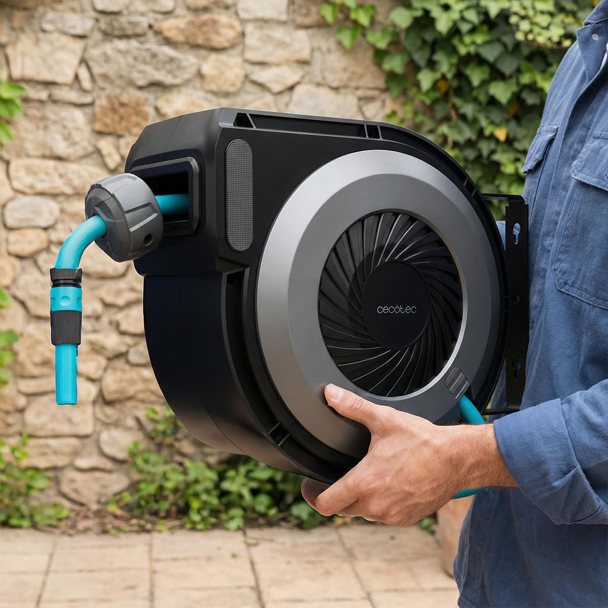 Cecotec 10 m HydroShell 100 Pro rolka do węża. Automatyczny zwijacz z technologią SlowReturn i Smooth Technology, przenośny z obrotem o 180°, pistolet natryskowy 8 funkcji ze zbiornikiem na mydło