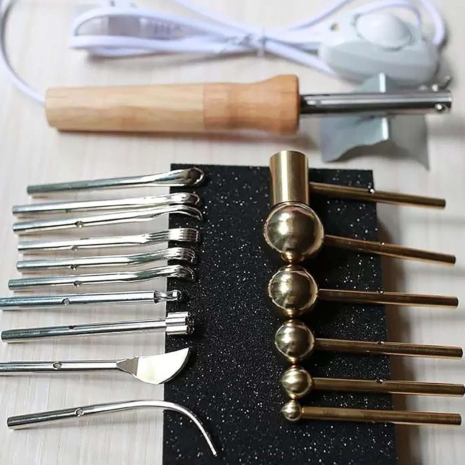 Eoweiot Kit de herramientas para planchar flores de tela con 18 cabezales intercambiables.