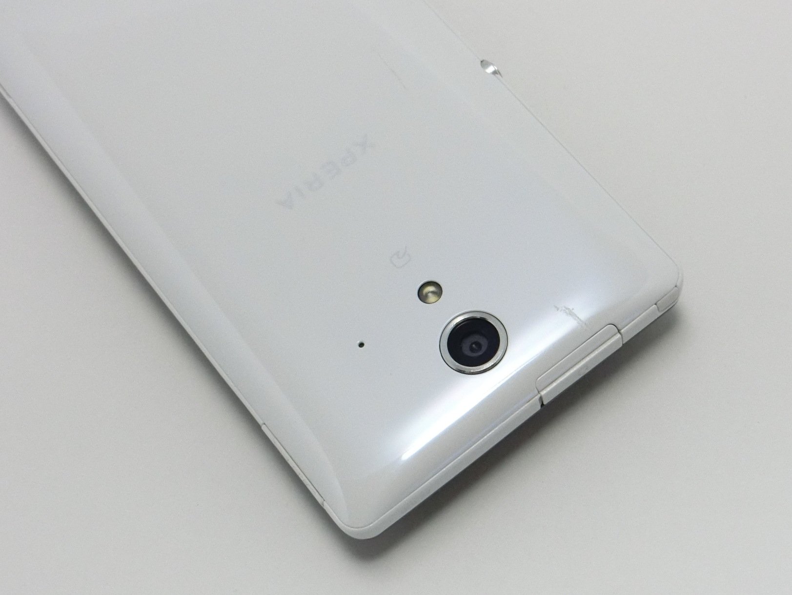 SONY Xperia UL ホワイト 本体 SOL22 Amazon.co.jp: au Xperia UL SOL22 White : Electronics