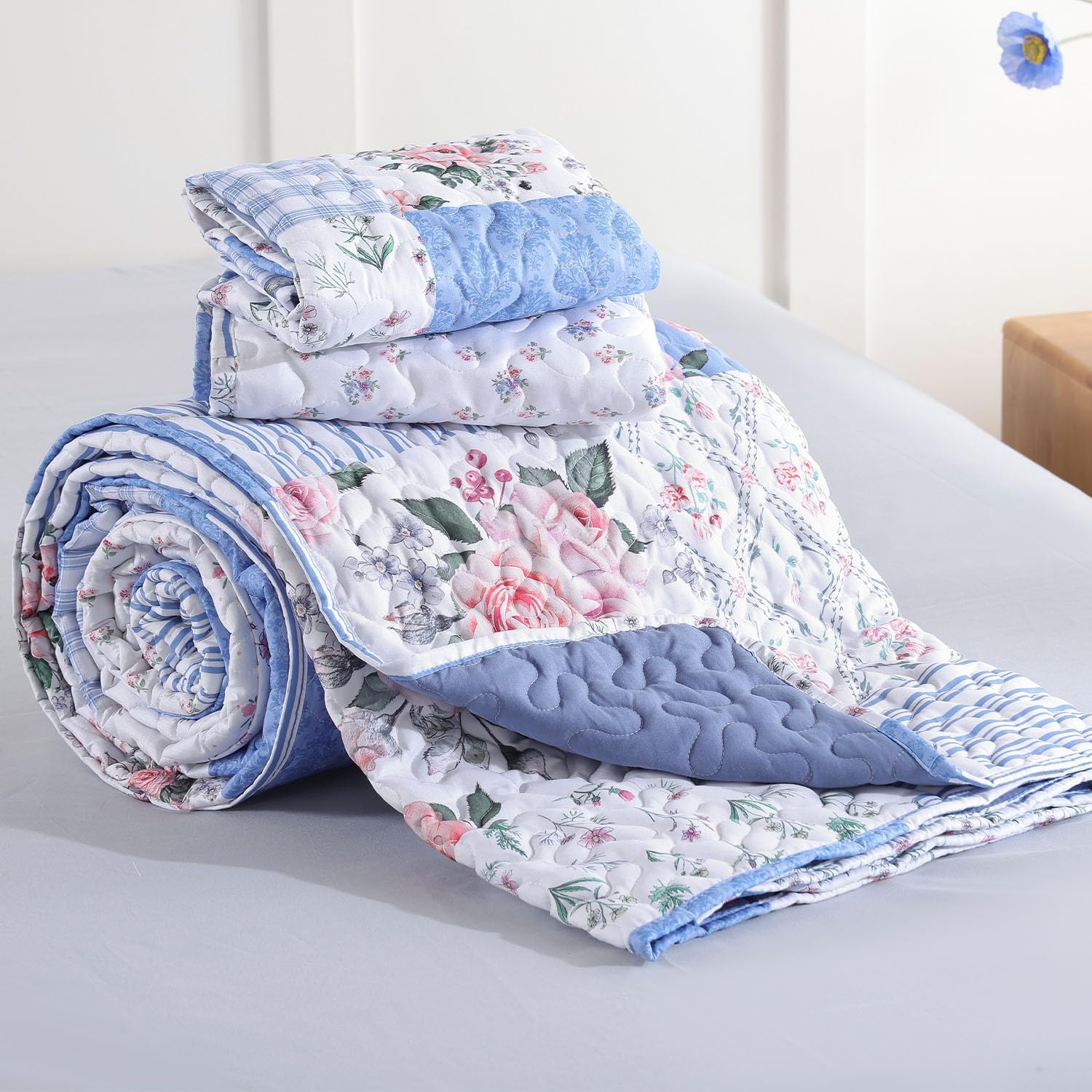 YIKUSH Floral Quilt Set King Size – Ultra Soft Lightweight Bedspread, 3 Piece Blue Bedding Set (104"x90") with Pillowcases (20"*36"), All Season Coverlet for Bedroom & Guest Room