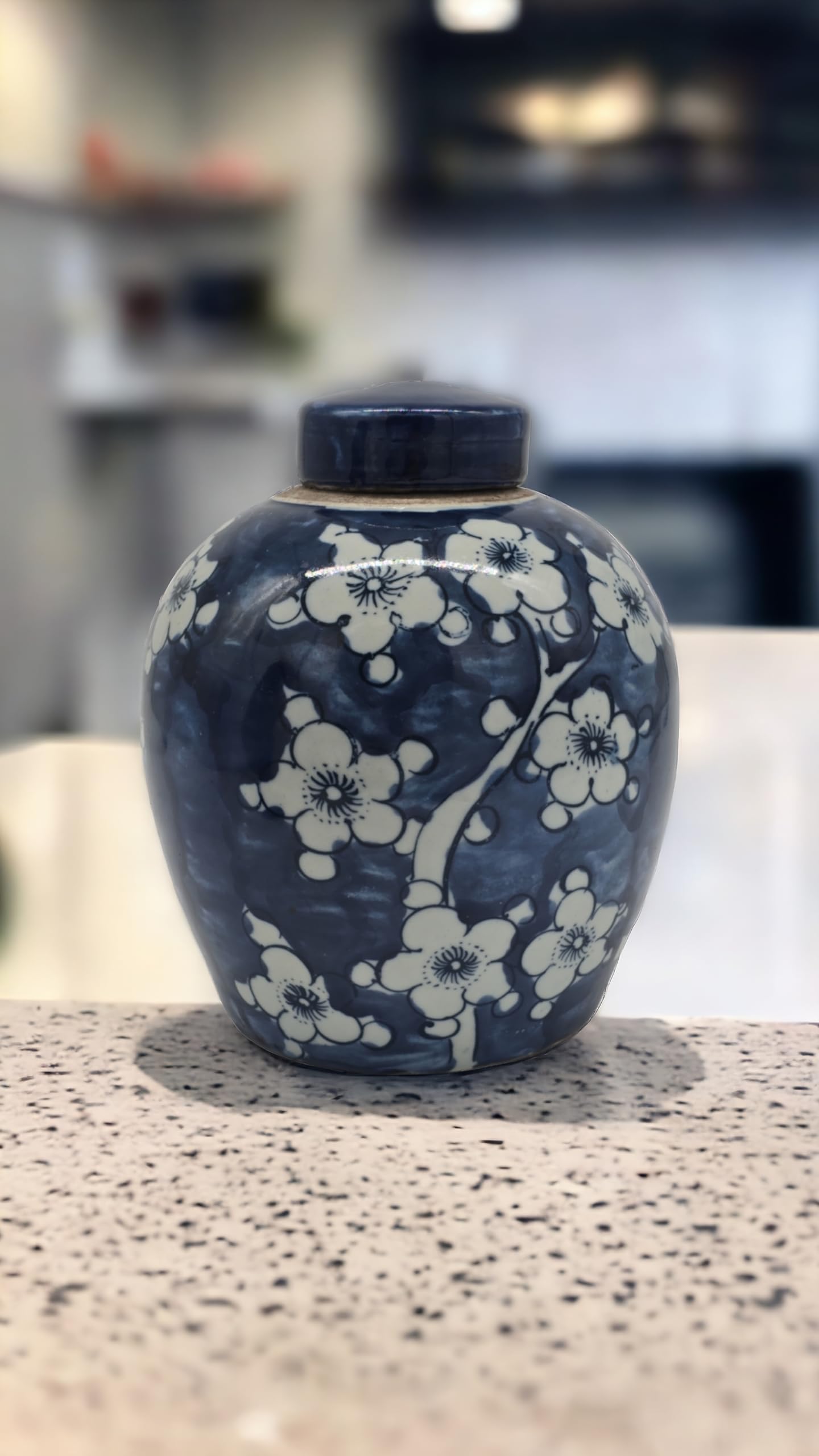 Retro Antique Like Style Blue and White Porcelain Blue Cherry Blossom Plum Flower Ceramic Covered Jar Vase, China Ming Style, Jingdezhen (LJ4)