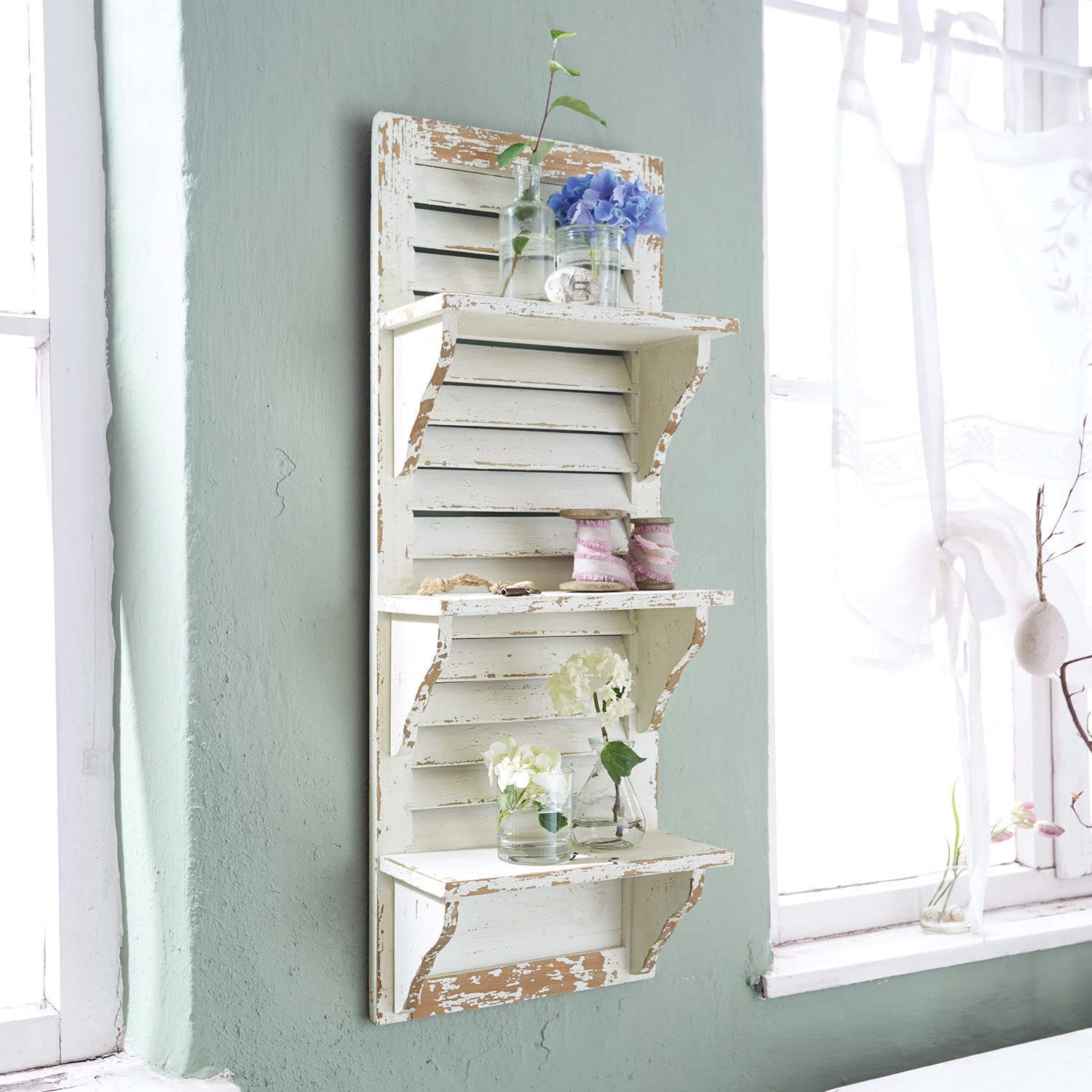 Loberon Wandregal Morclerey, antikweiß | Reizvolles Shabby-Flair, Landhaus-Stil, Rückwand im Lamellenlook, mit Antik-Finish, Konsole, Kiefernholz, Tannenholz