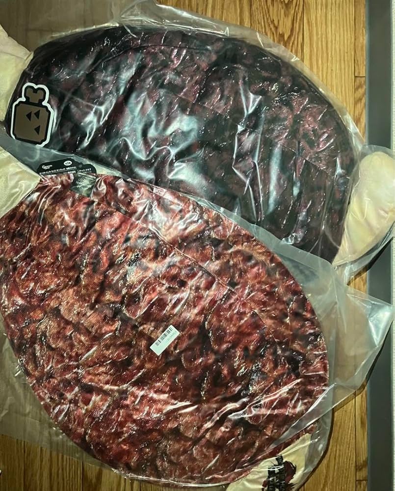 Amazon.co.jp: モンスターハンター お肉クッション 2種セット : ホーム  