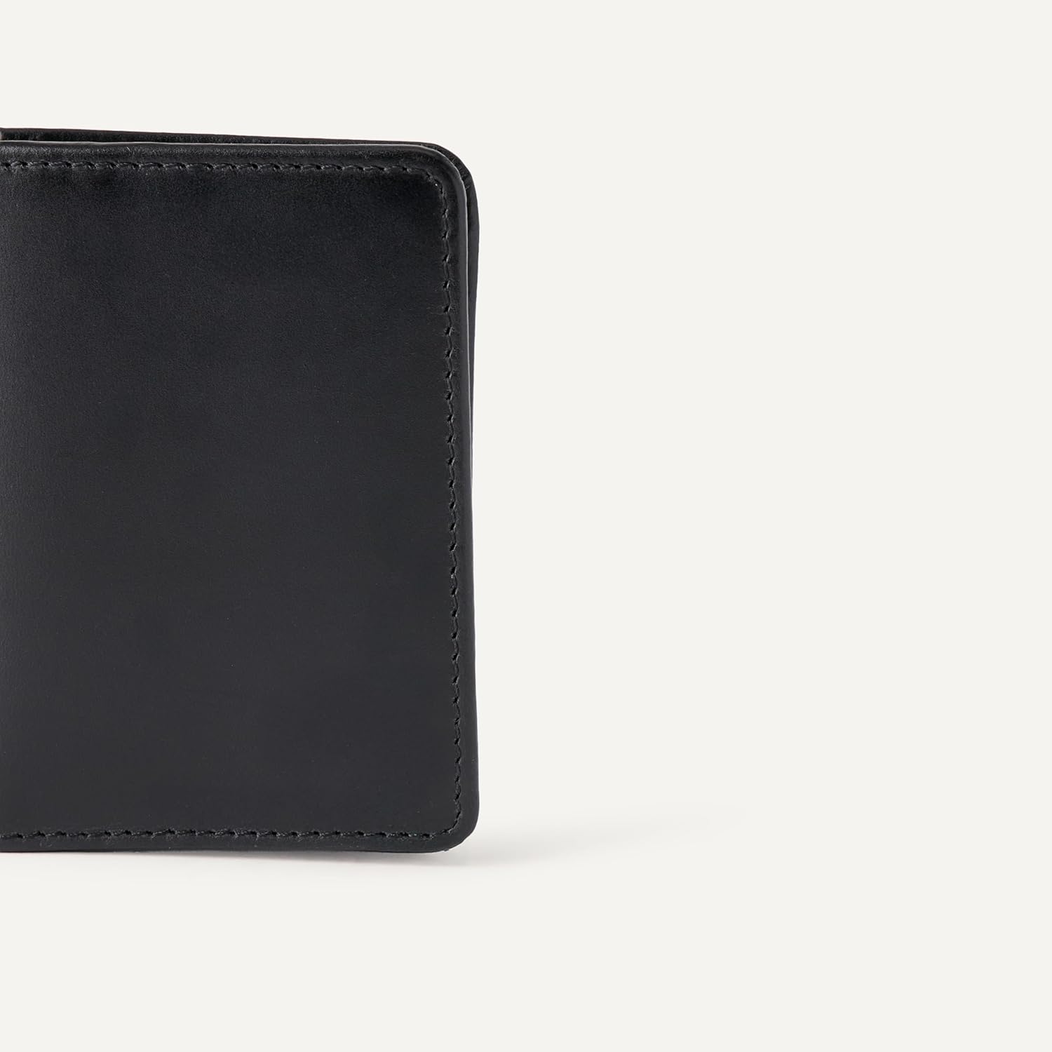 Amazon Essentials Men's Leather Casual Card Case Bifold Wallet - Image 2