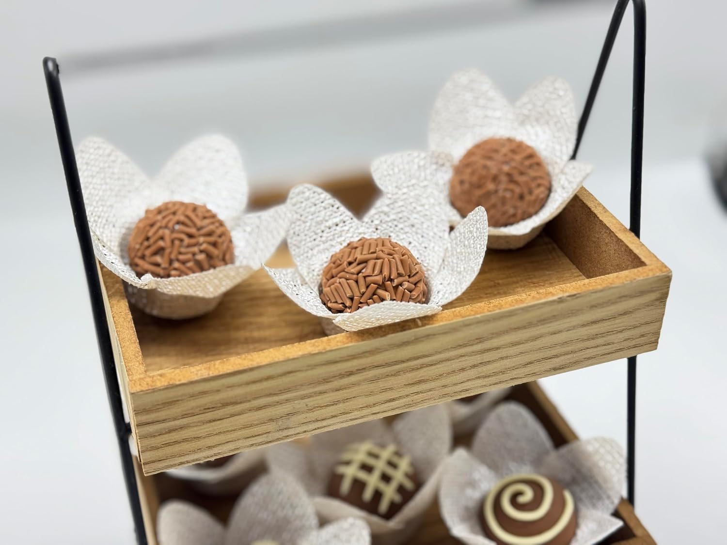 Fabric Handmade Truffle Cups | Truffle Liners | Truffle Wrappers | Fominhas | candy cups for chocolate | Forminhas de Brigadeiro | candy liners (White)