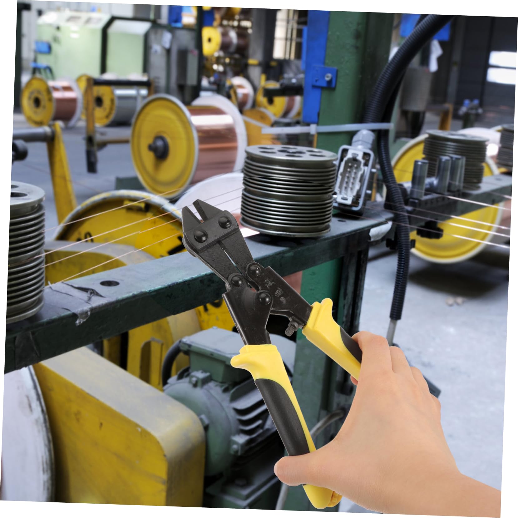 Bolt Cutter Heavy Duty Wire Cutter Tool for Cutting Chain Barbed Wire and Rods Ergonomic Design for and Control