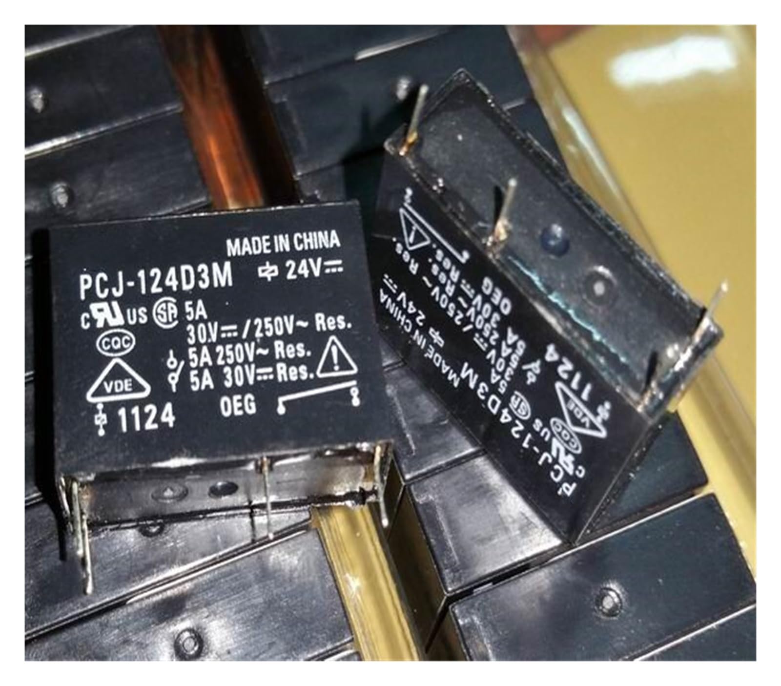 Relé PCJ-112D3M de 4 pines componentes electrónicos 12V 24V conmutador PCB 3