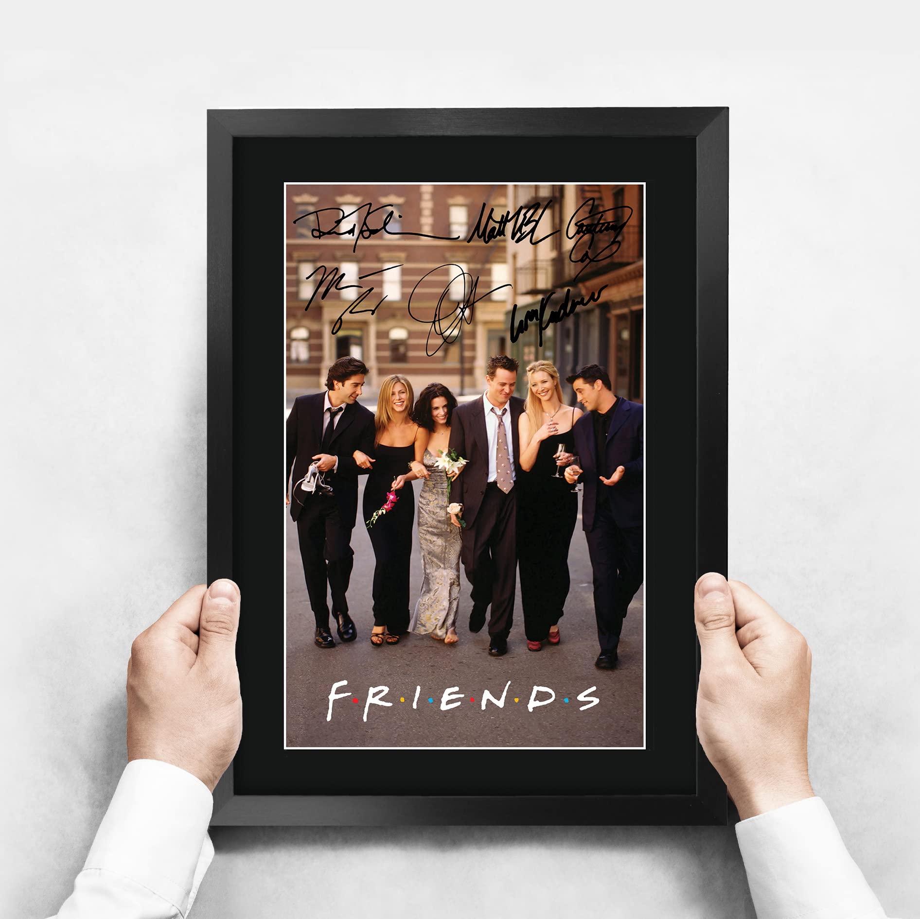 HWC Trading – Quadro Incorniciato A3 Con Autografi Stampati Di Stranger Things, 420x297mm, Cornice Nera Lucida, Pronto Regalo