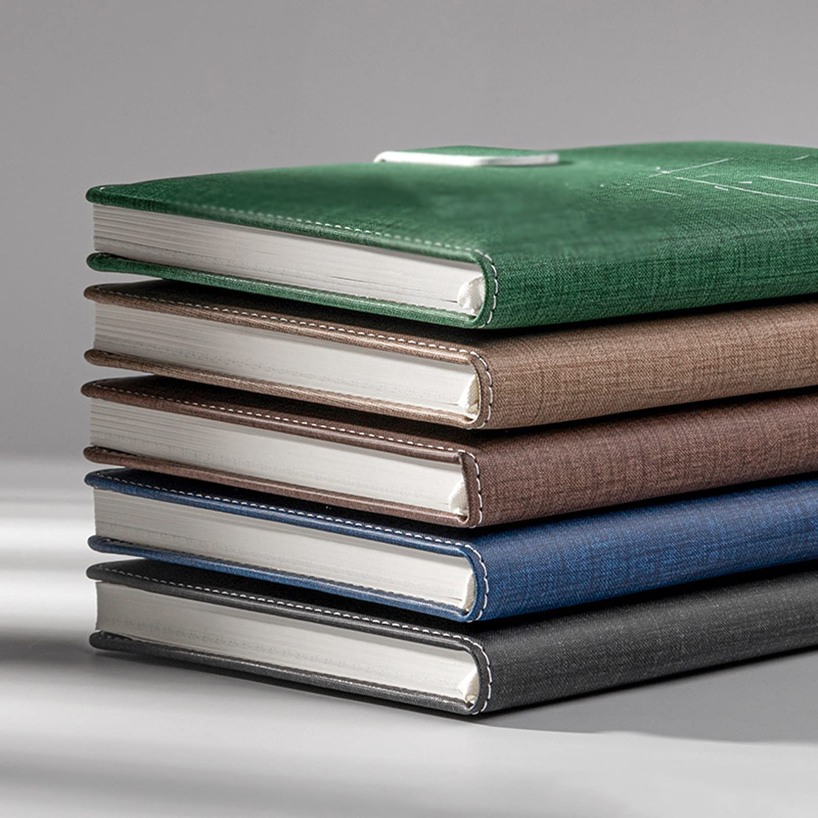 Taccuino con motivo orizzontale, superficie rigida, chiusura magnetica, adatto per la casa, diario con copertina rigida, colore blu