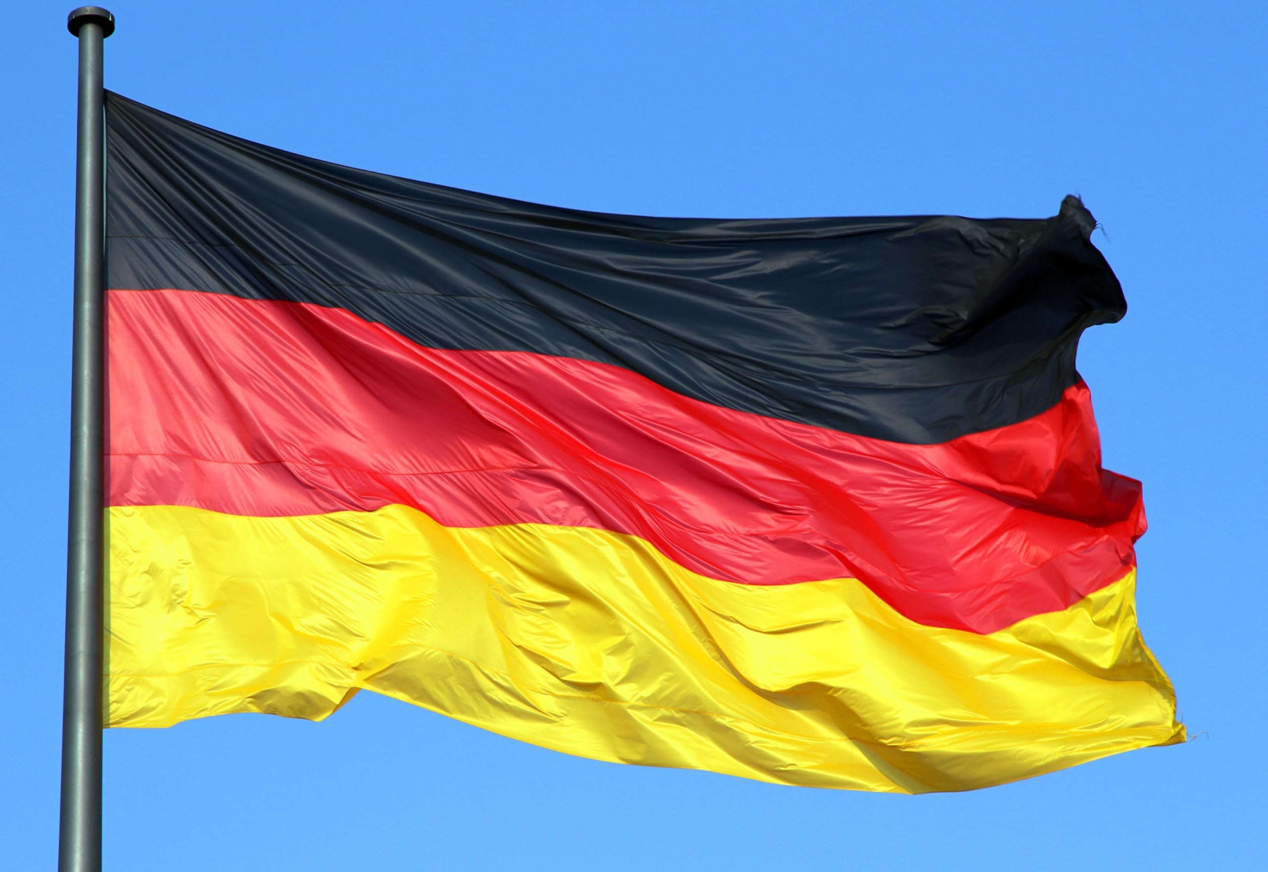 Taffstyle Deutsche Fahne Deutschlandfahne EM WM Fanartikel Land Flagge mit 6 Metallösen Ösen Frauen Männer Basketball Handball Fussball Hissflagge XXL Deutschland 280cm x 500cm