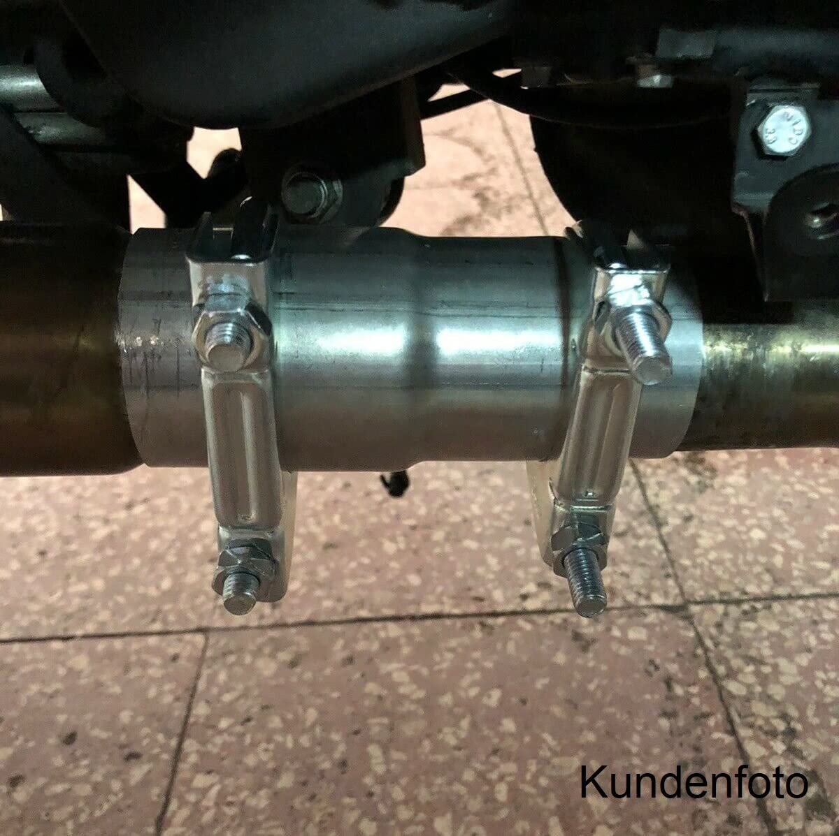 Rohr Reduzierstück Ø 51 mm / 2" Zoll auf Ø 76mm / 3"Zoll Auspuff Adapter aufgeweitet verzinkt inkl 2 x M8 Befestigungsschelle (Ø 51 mm auf Ø 76 mm (innen)