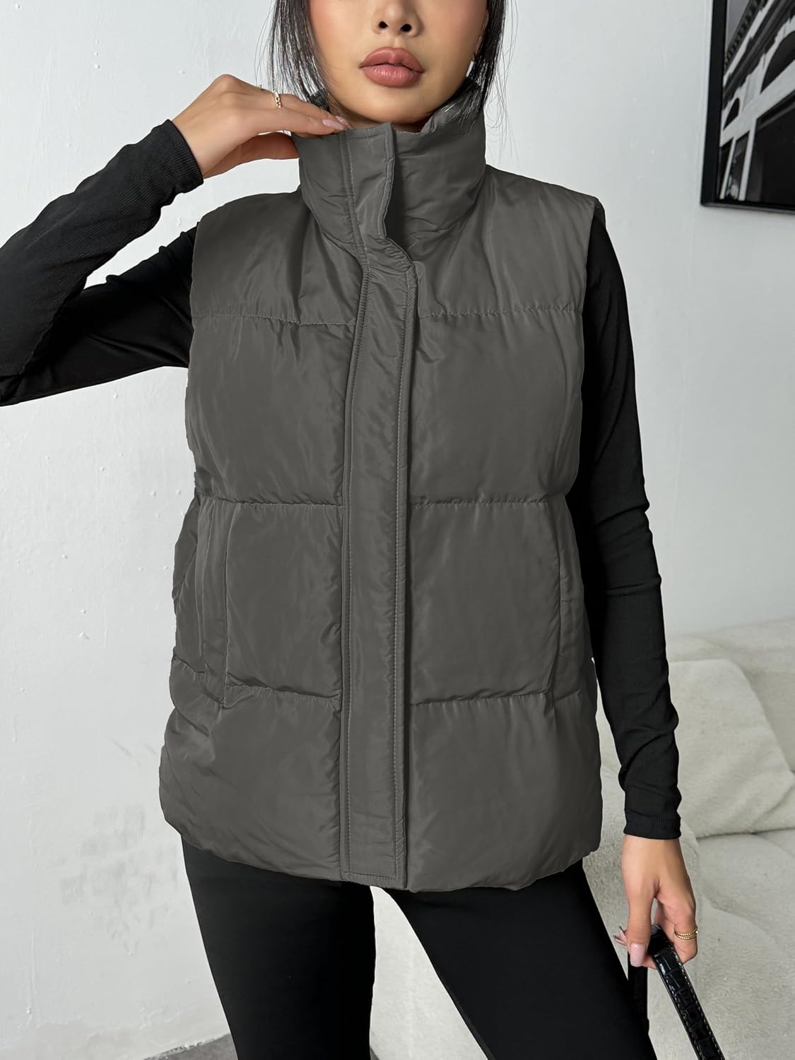 Zeagoo Women Puffer Vest Lightweight Stand Collar Sleeveless Winter Warm Zip Up Padded Outerwear Jackets with Pockets S-XXL