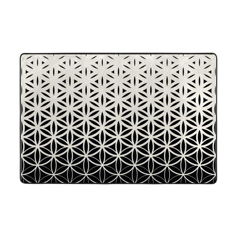 Tapis corail à fleurs pour réveiller la déco d'un salon moderne